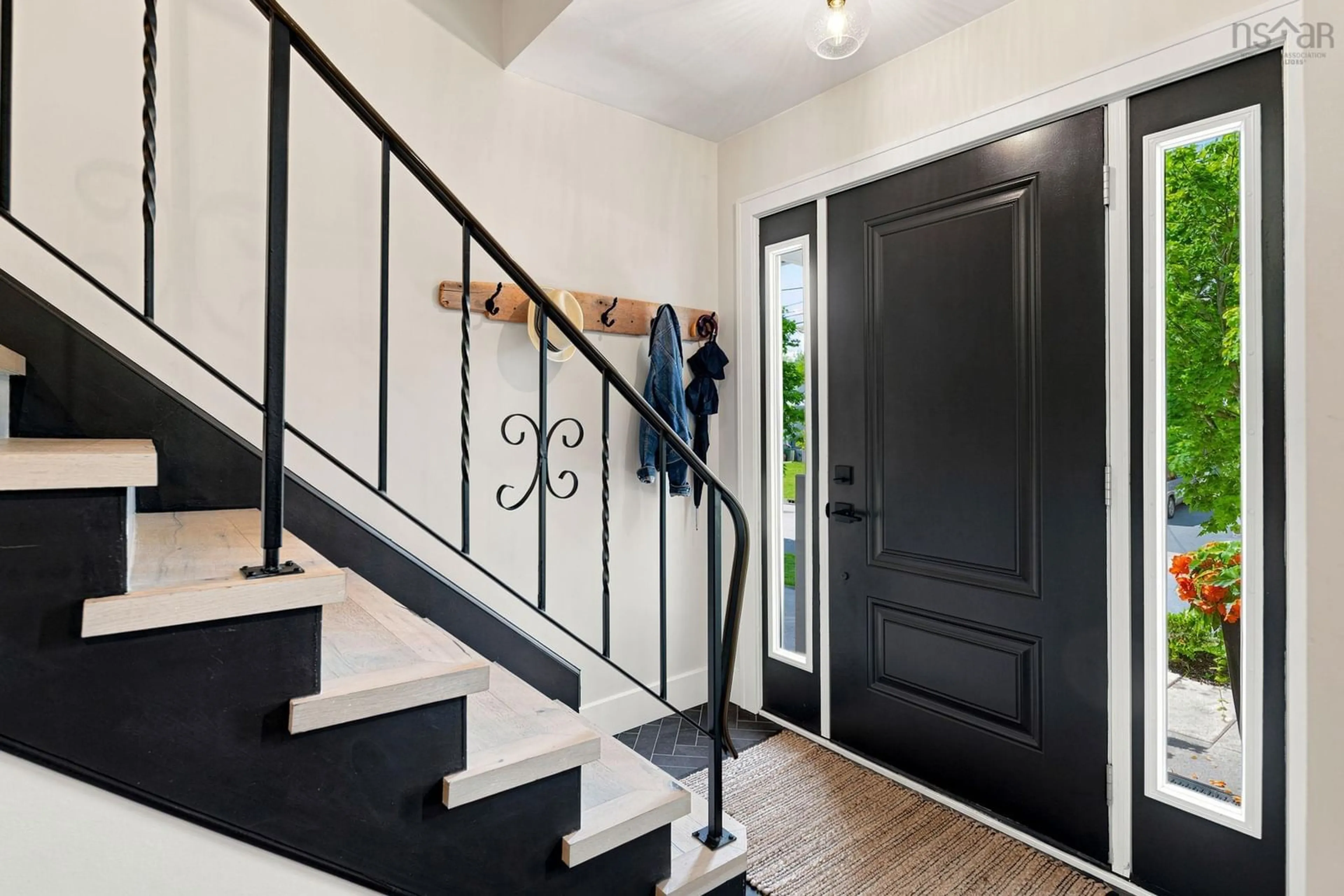 Indoor entryway for 5 Skyvue Terr, Dartmouth Nova Scotia B2W 3Z2