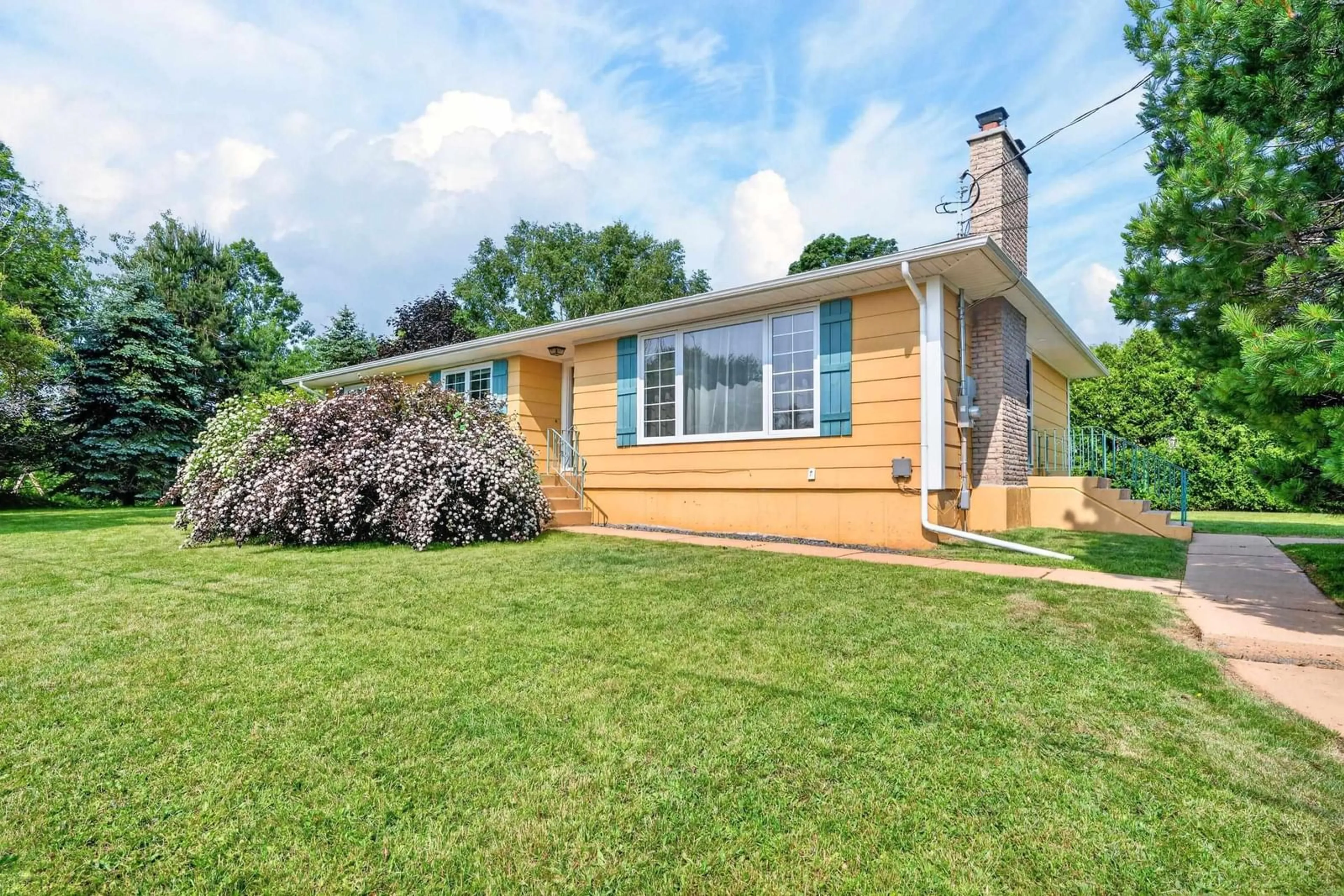 Home with vinyl exterior material, unknown for 70 Hillcrest Dr, Coxheath Nova Scotia B1R 1V2