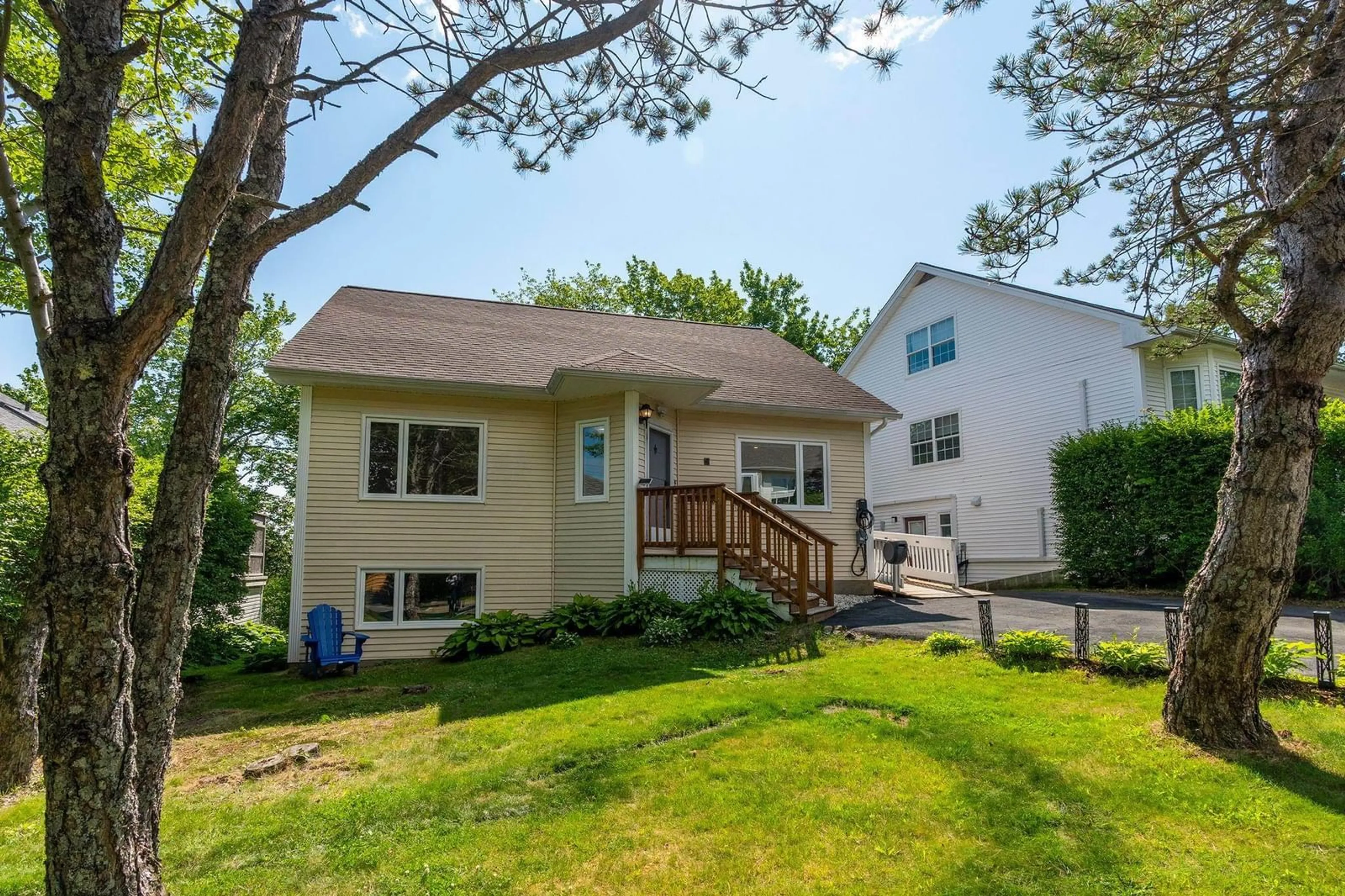 Home with vinyl exterior material, unknown for 4 Turnberry Lane, Halifax Nova Scotia B3M 4E5