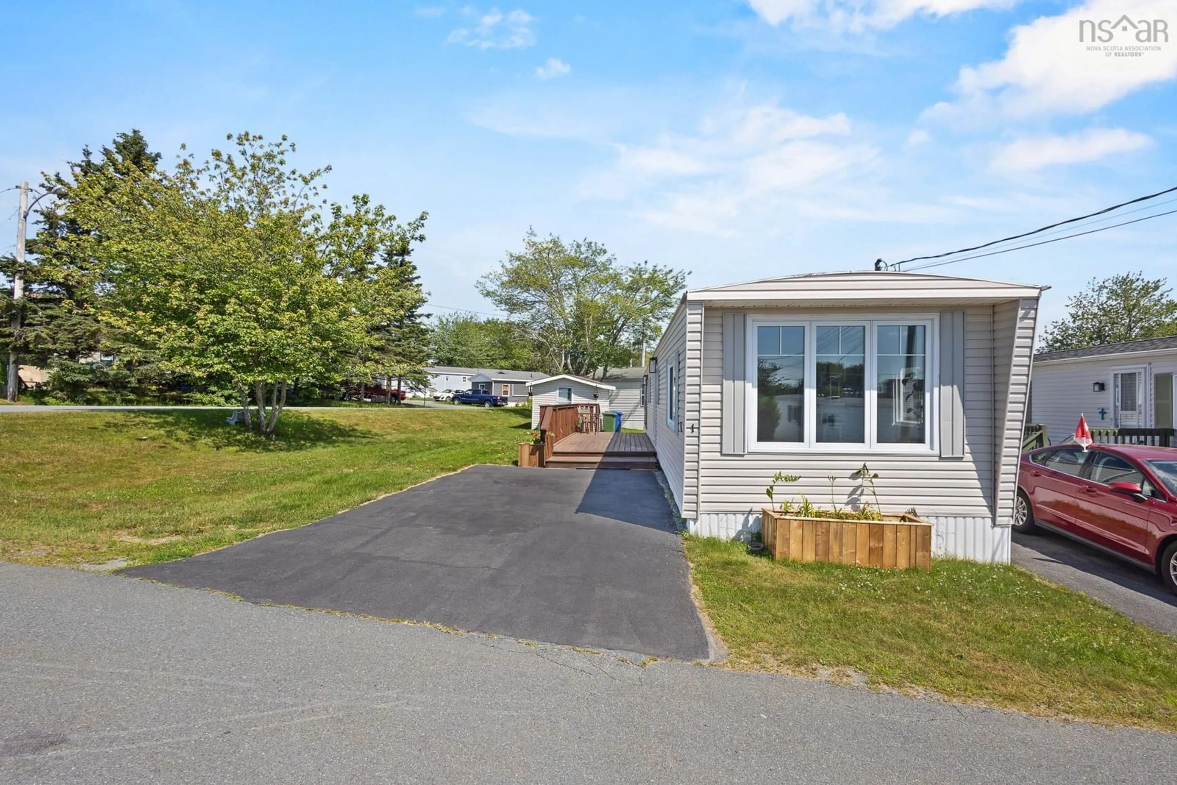 Unknown for 1 Bishop Ave, Dartmouth Nova Scotia B2Y 2B4