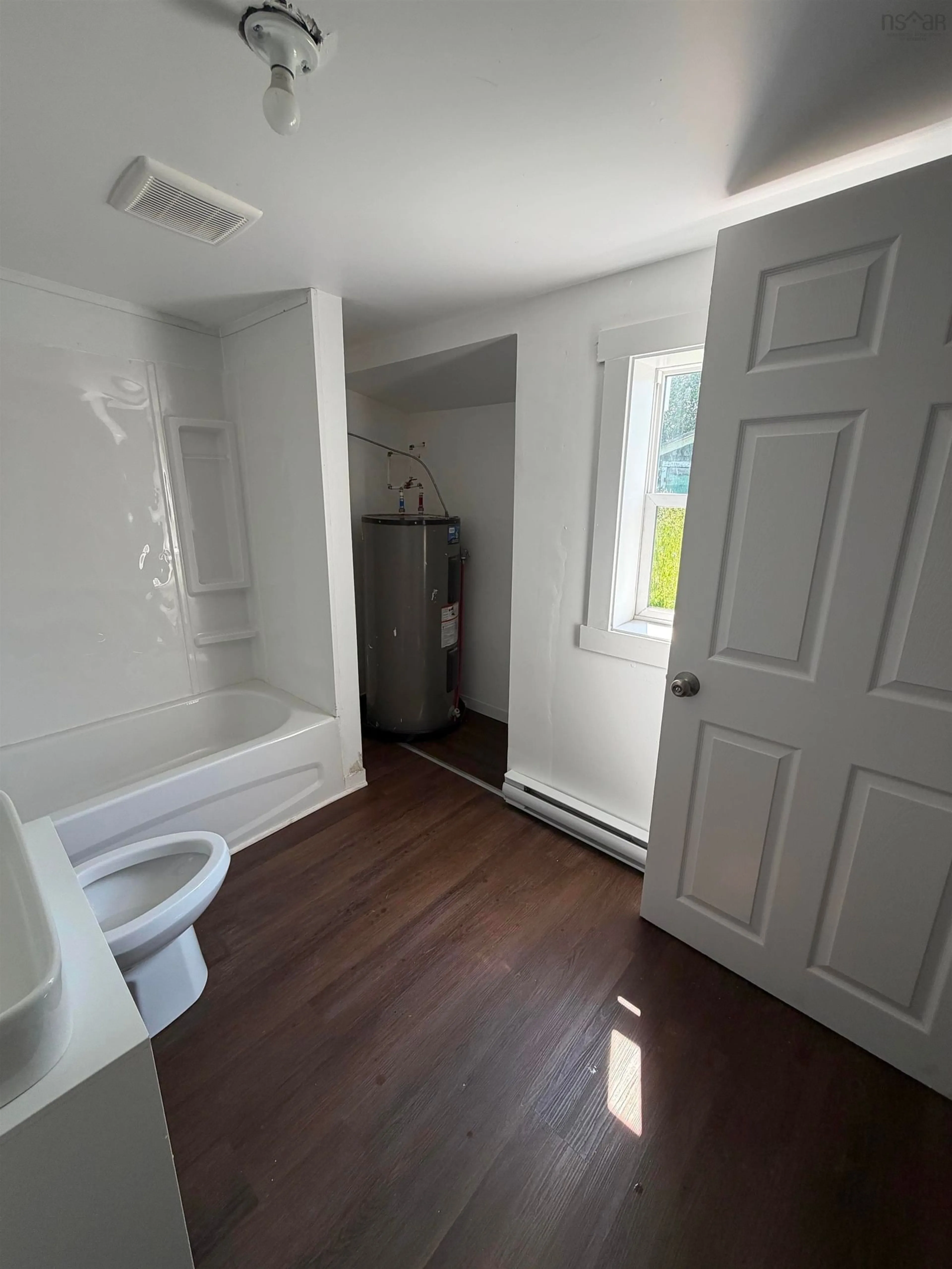 A pic of a room for 119 Victoria Rd, Sydney Nova Scotia B1P 2V5