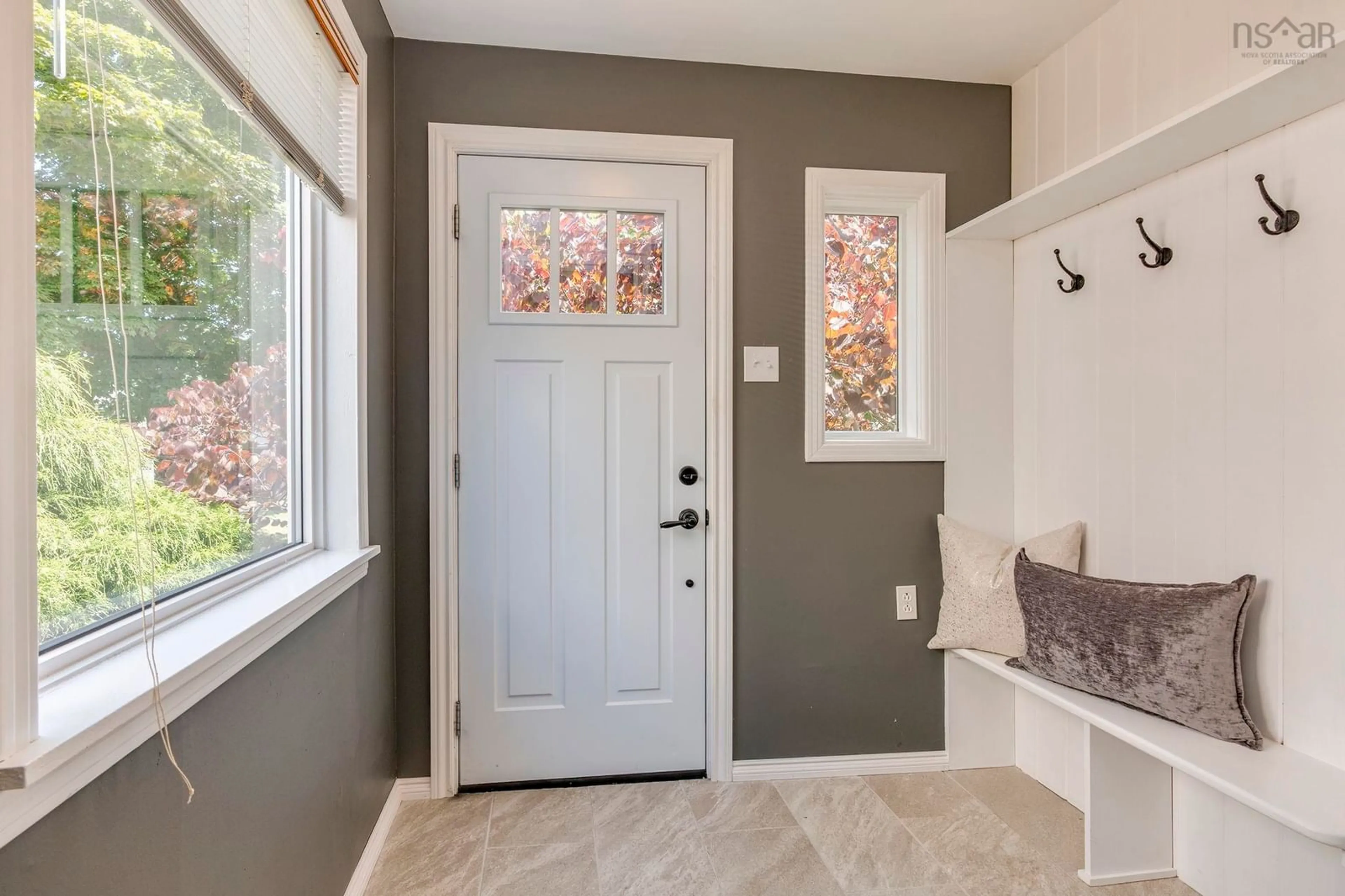 Indoor entryway for 5525 Cabot Pl, Halifax Nova Scotia B3K 2J6