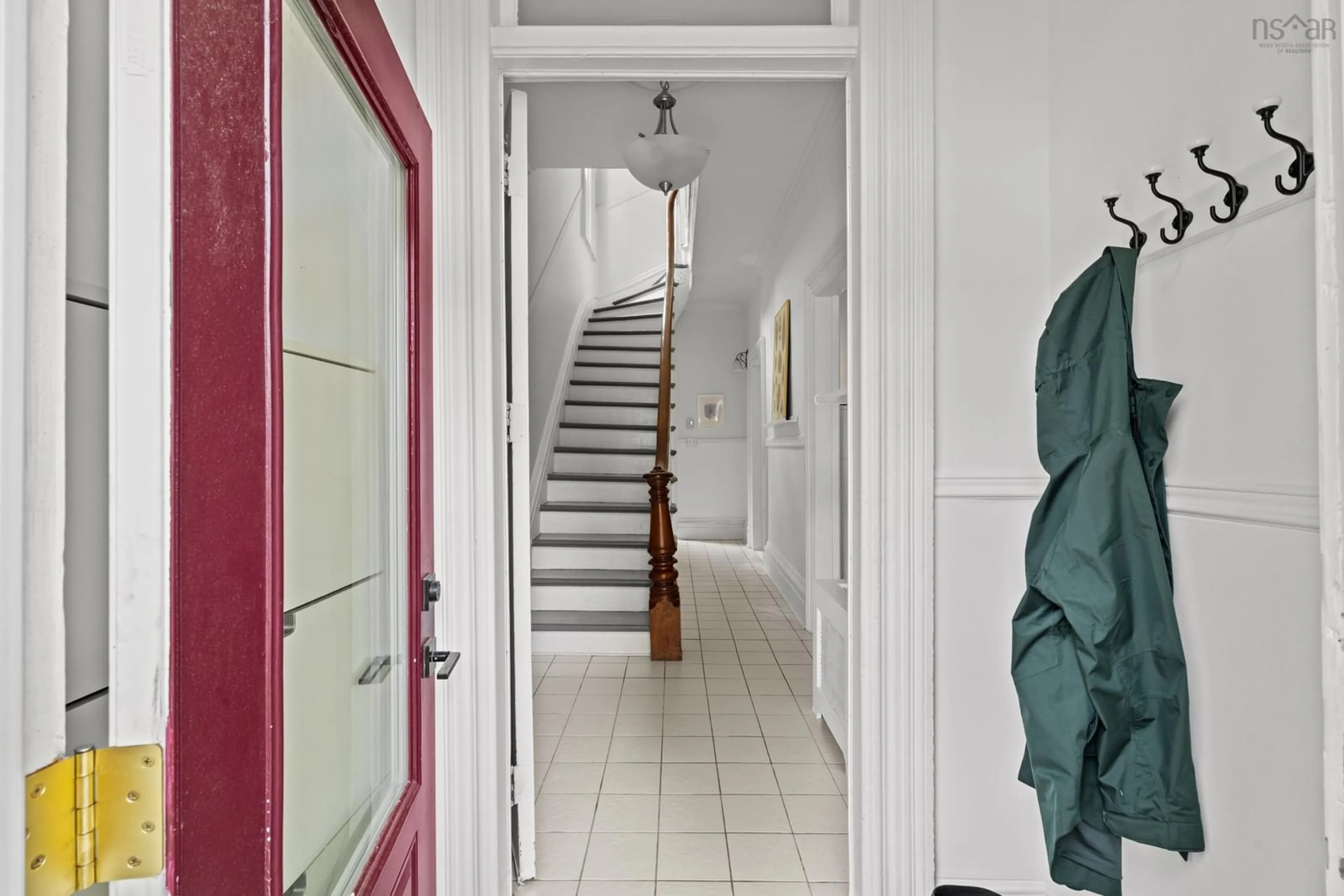 Indoor foyer for 6048 Compton Ave, Halifax Nova Scotia B3K 1E7