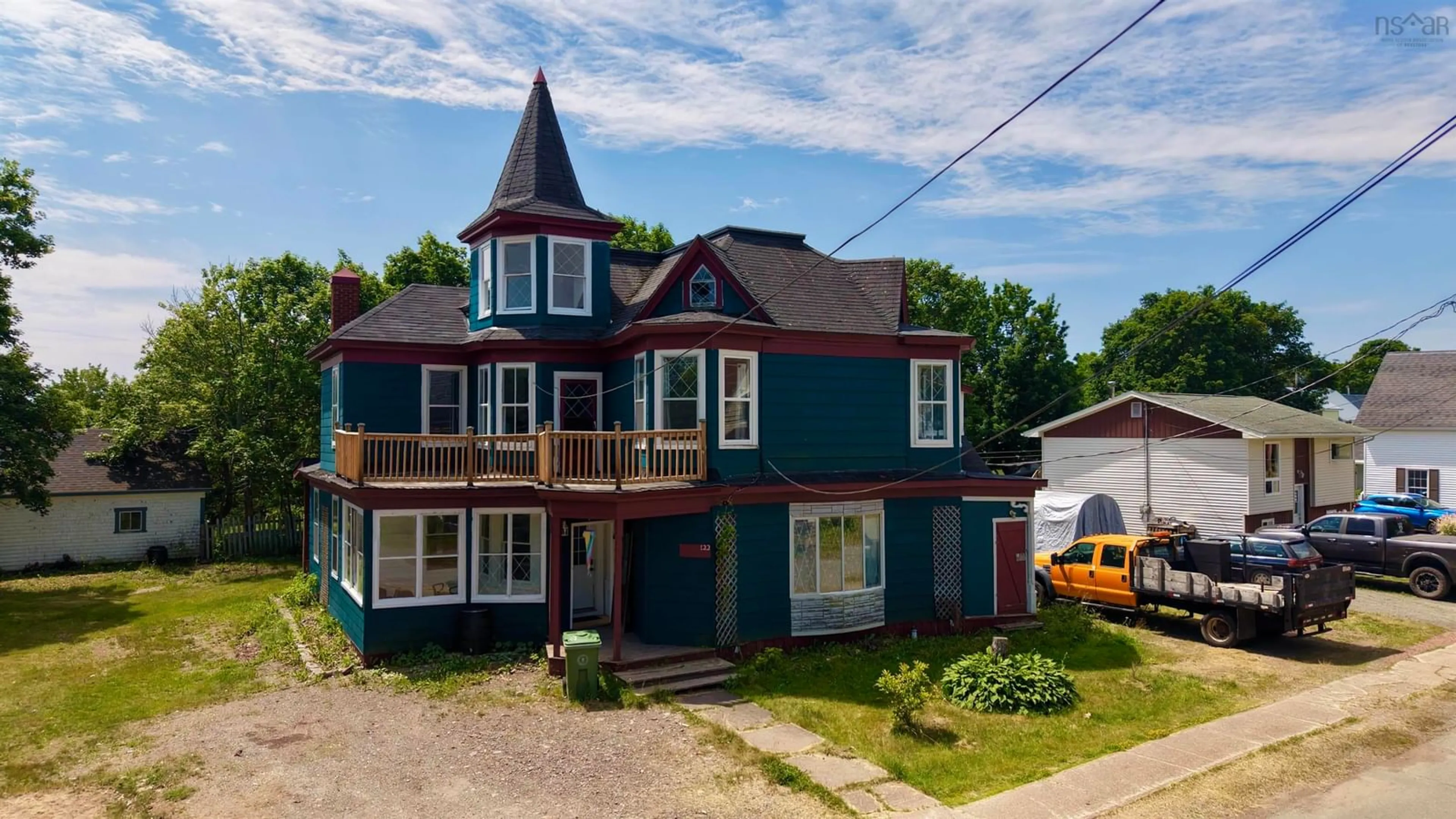 A pic from outside/outdoor area/front of a property/back of a property/a pic from drone, building for 122 Queen St, Parrsboro Nova Scotia B0M 1S0