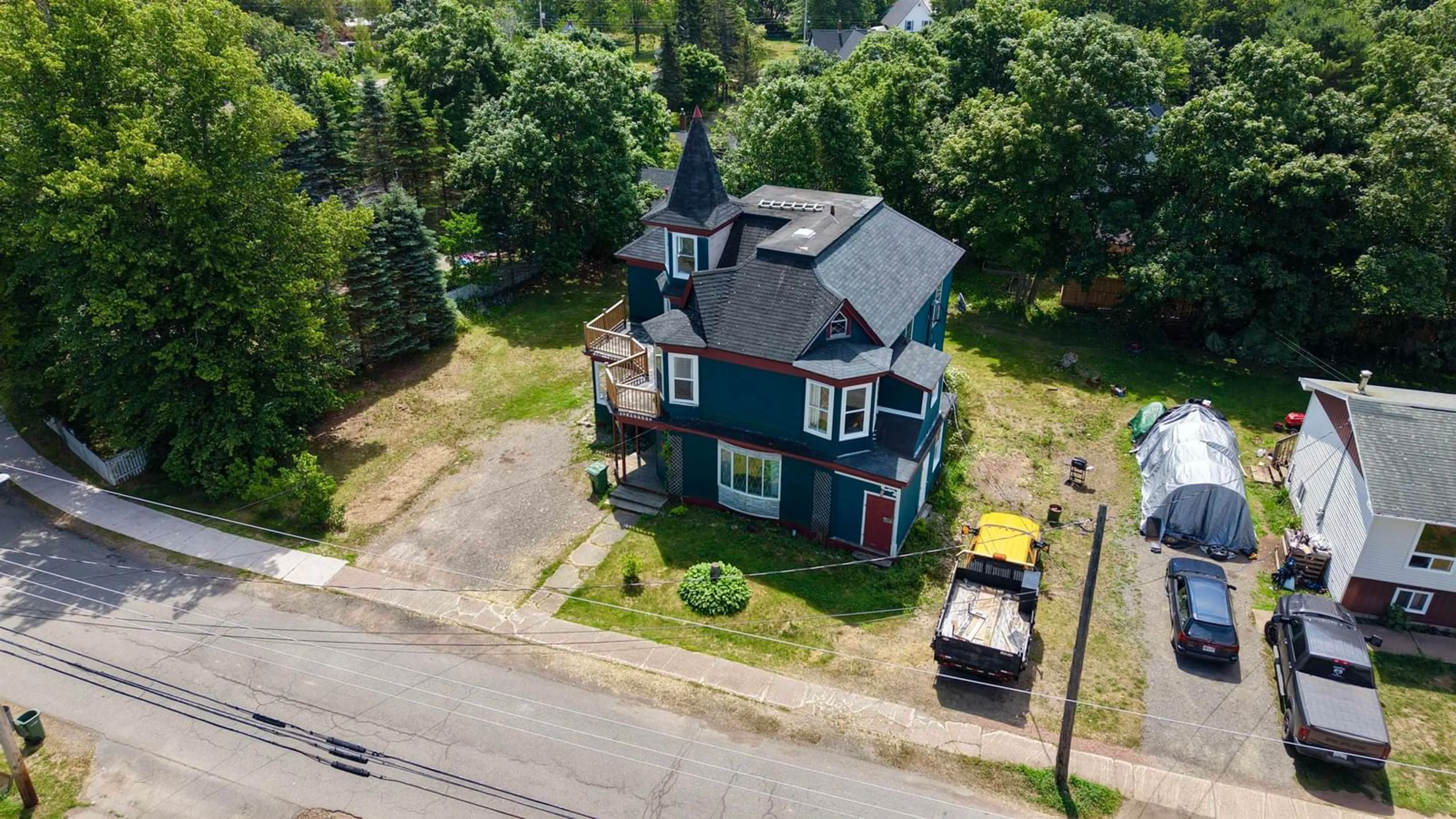 A pic from outside/outdoor area/front of a property/back of a property/a pic from drone, building for 122 Queen St, Parrsboro Nova Scotia B0M 1S0