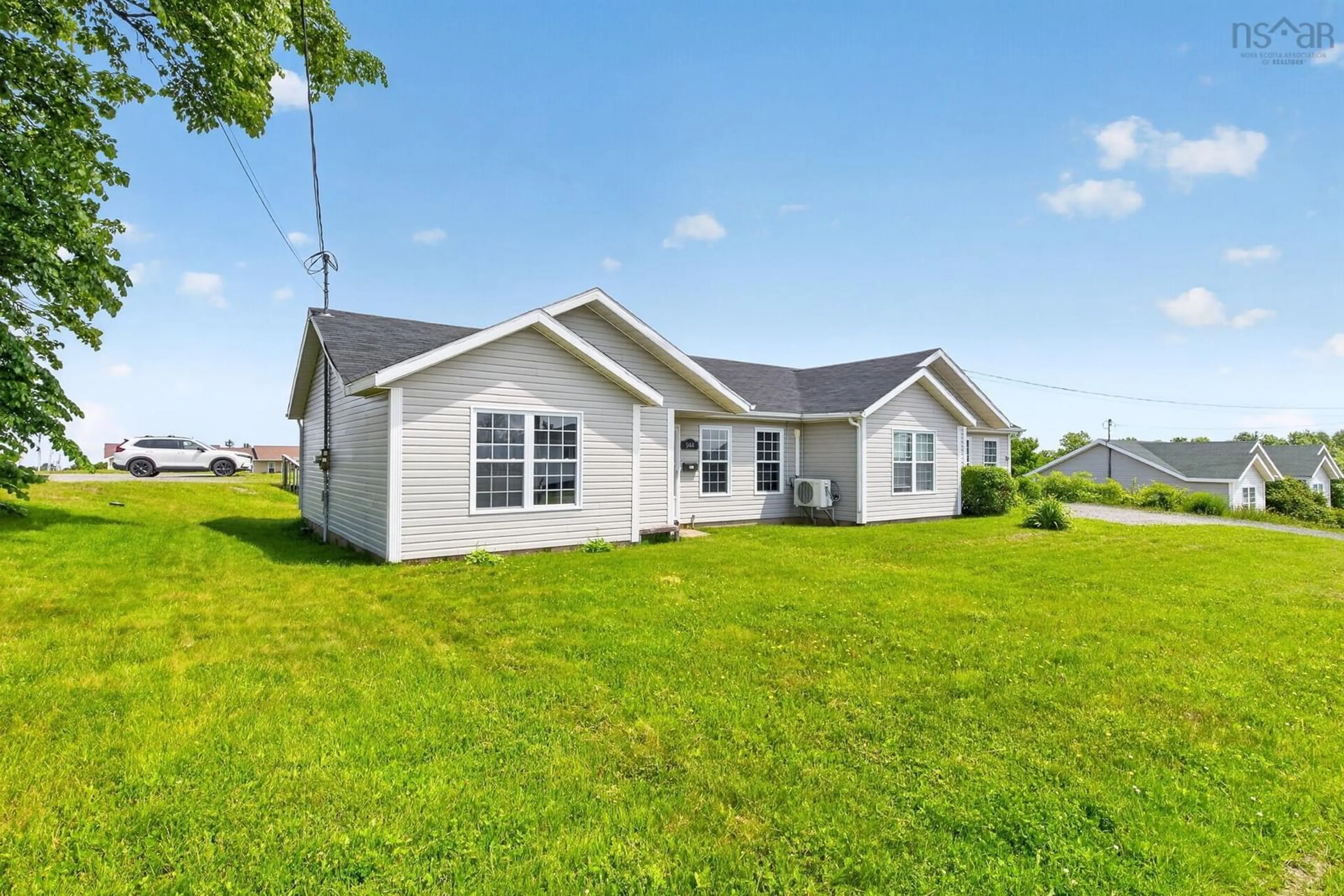 Home with vinyl exterior material, unknown for 942/944 Main St, Glace Bay Nova Scotia B1A 4Z5