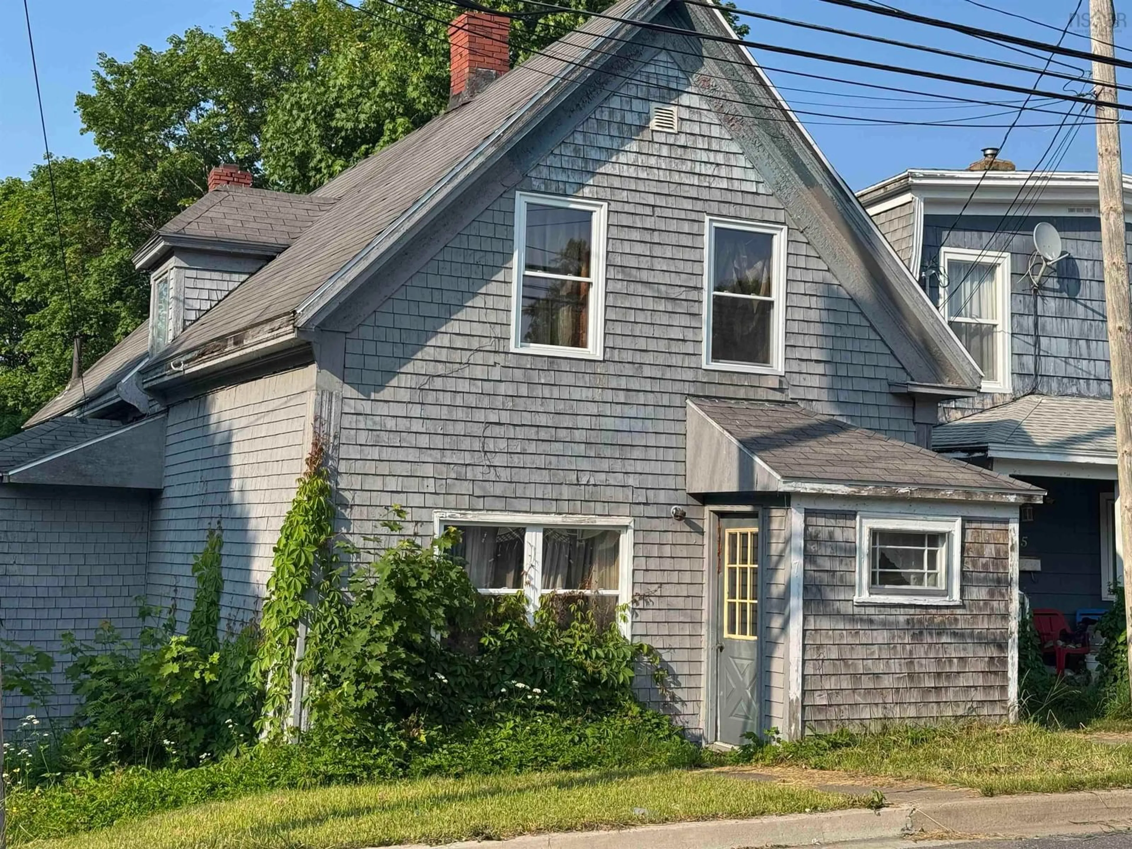 Unknown for 7 Regent St, North Sydney Nova Scotia B2A 2E3