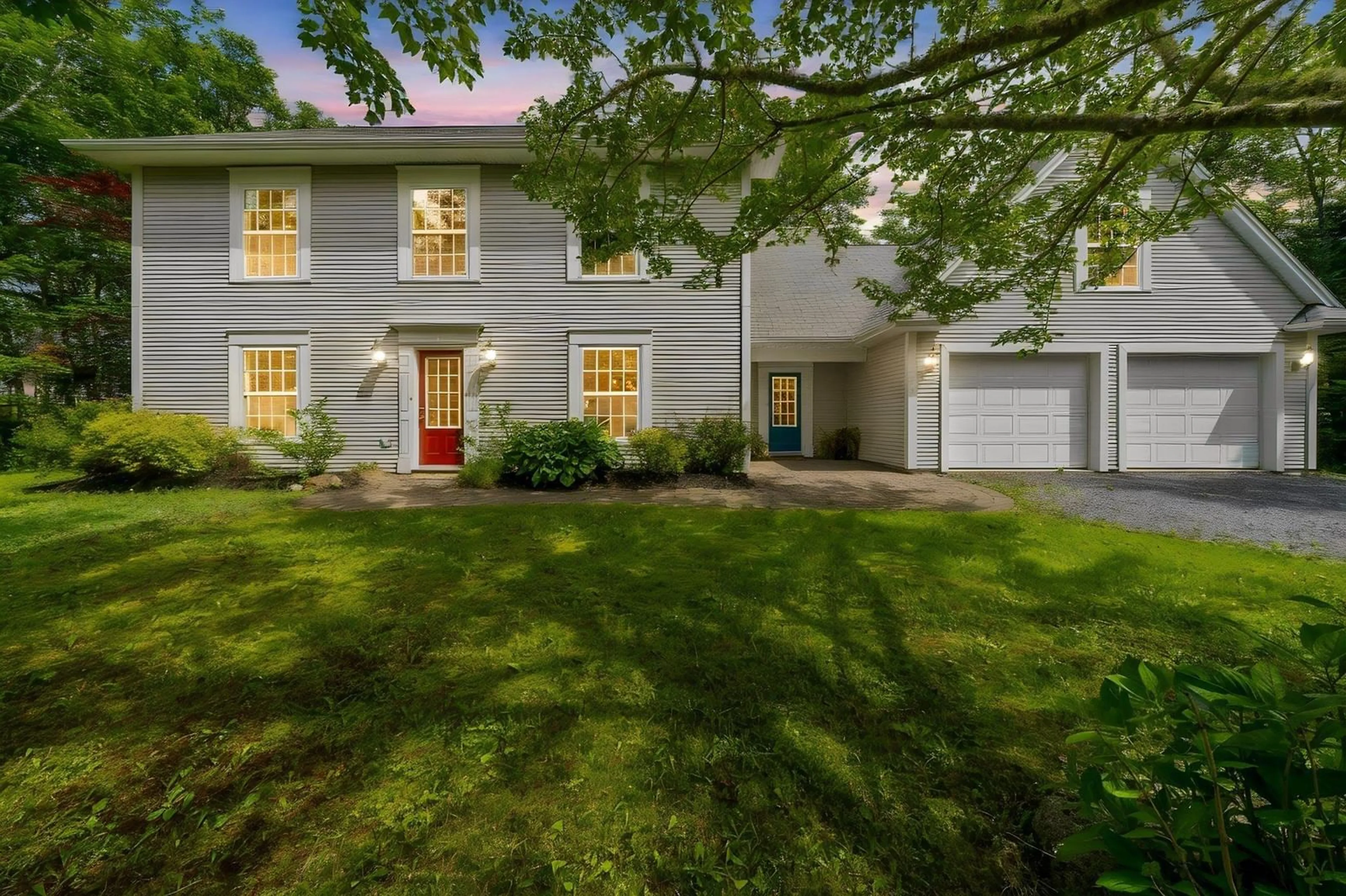 Home with vinyl exterior material, street for 32 Rustic Ridge, Upper Tantallon Nova Scotia B3Z 1L3