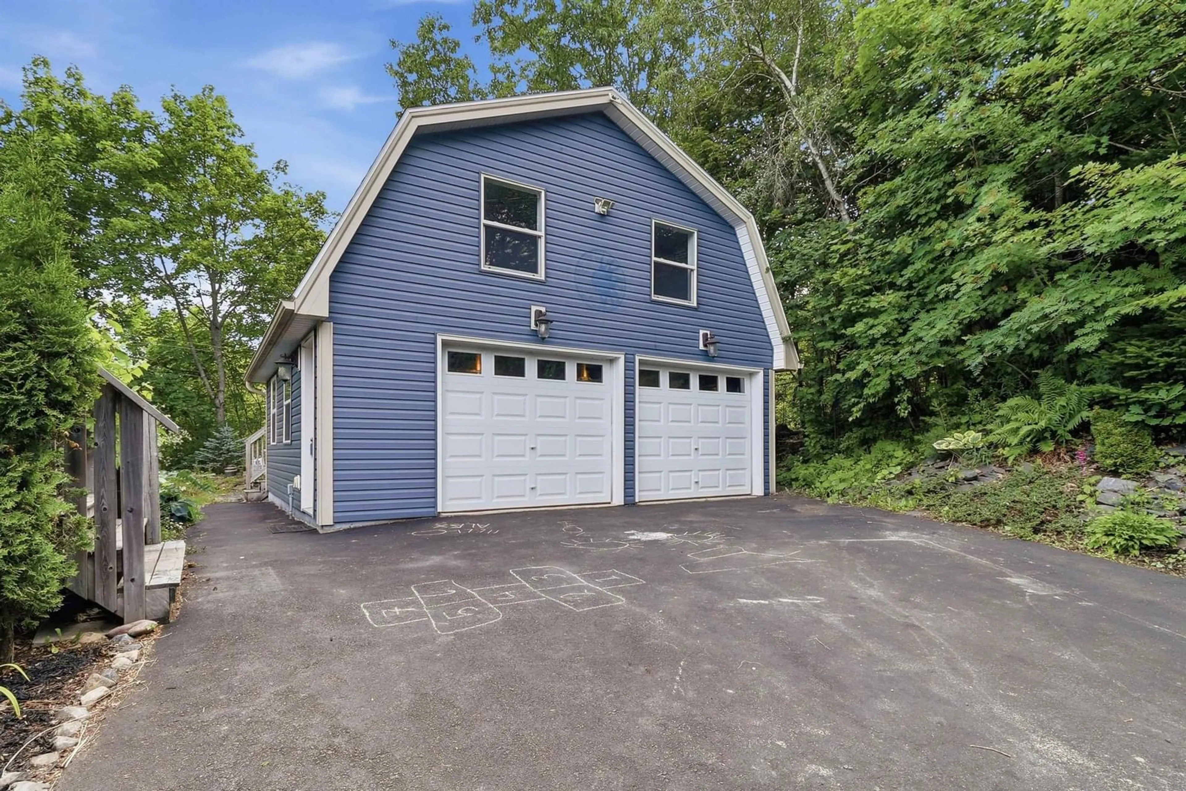 Indoor garage for 24 Winsloe Dr, Lower Sackville Nova Scotia B4C 1A8