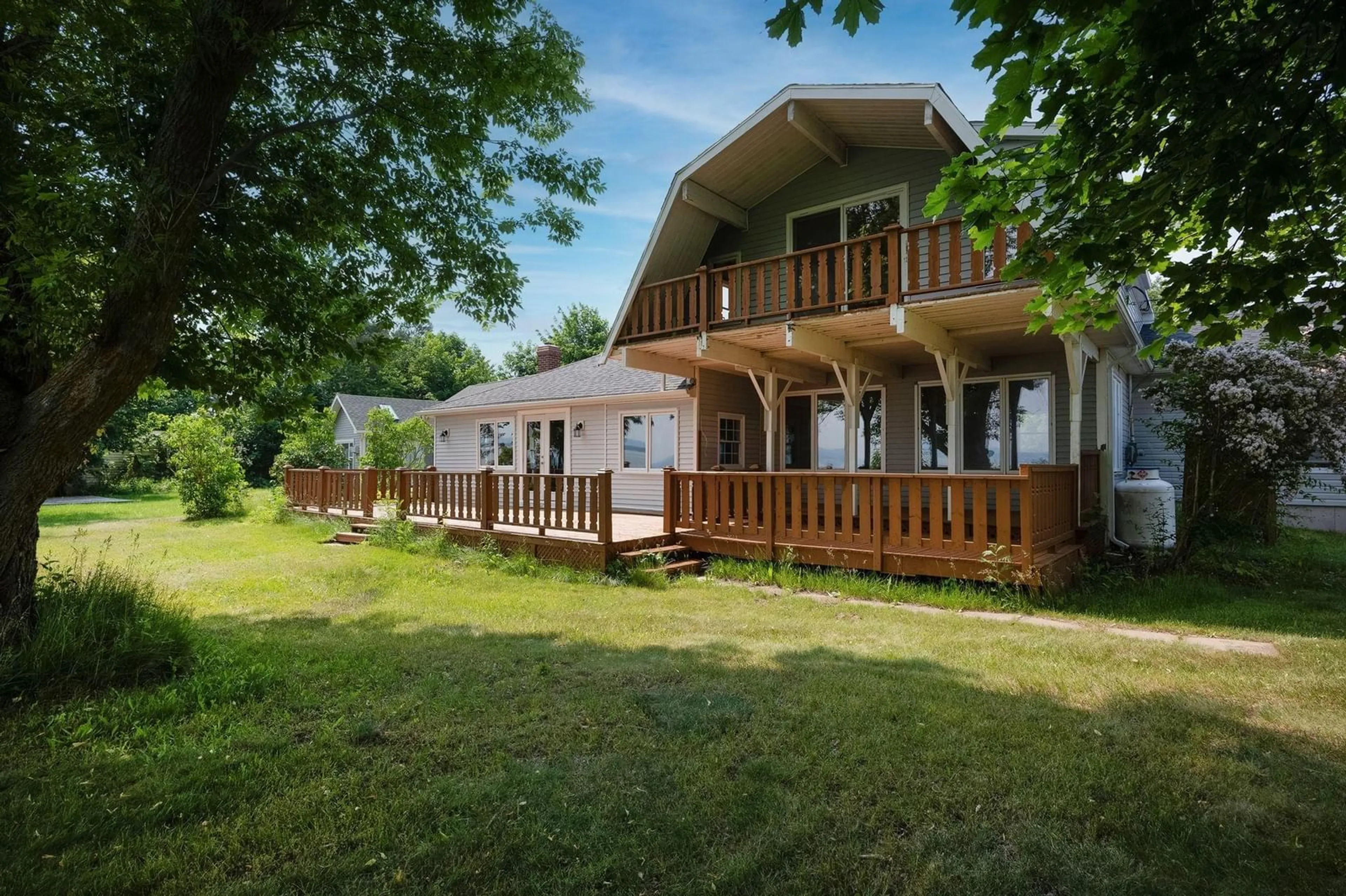 A pic from outside/outdoor area/front of a property/back of a property/a pic from drone, unknown for 10790 &10792 Pier Rd, Kingsport Nova Scotia B0P 1H0