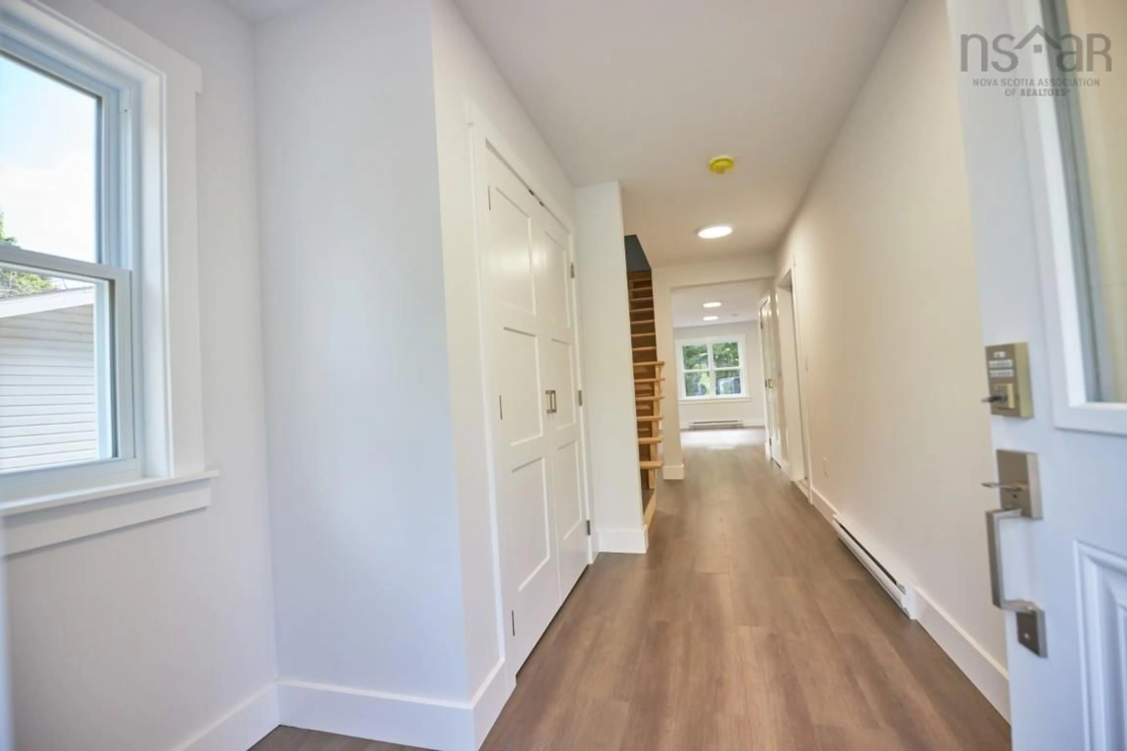 Indoor entryway for 967 Pleasant St, Canning Nova Scotia B0P 1H0