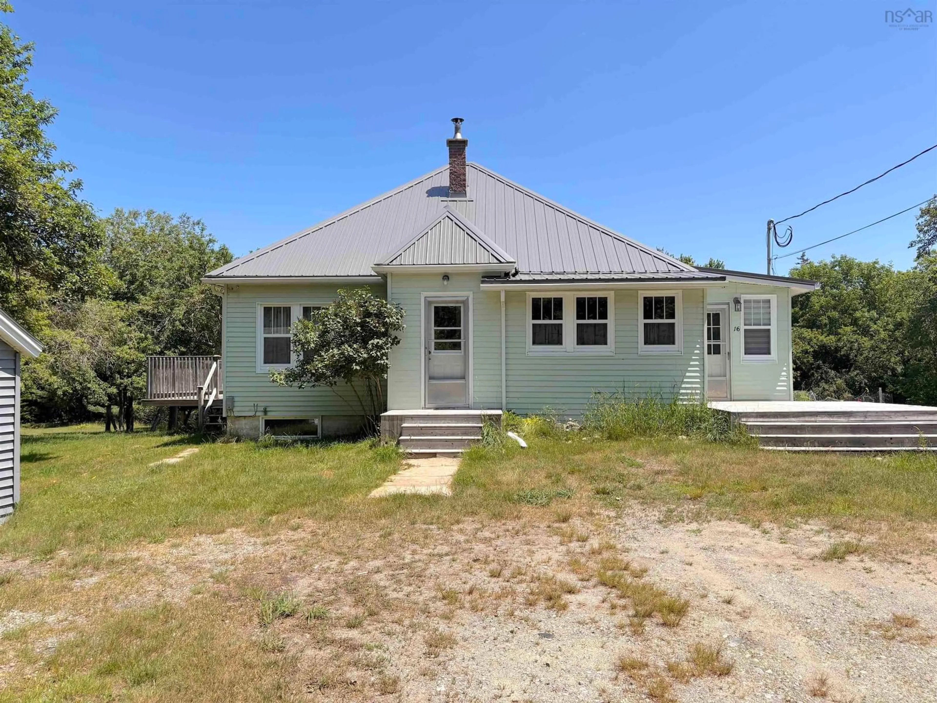 A pic from outside/outdoor area/front of a property/back of a property/a pic from drone, building for 16 Wrights Rd, Shelburne Nova Scotia B0T 1W0