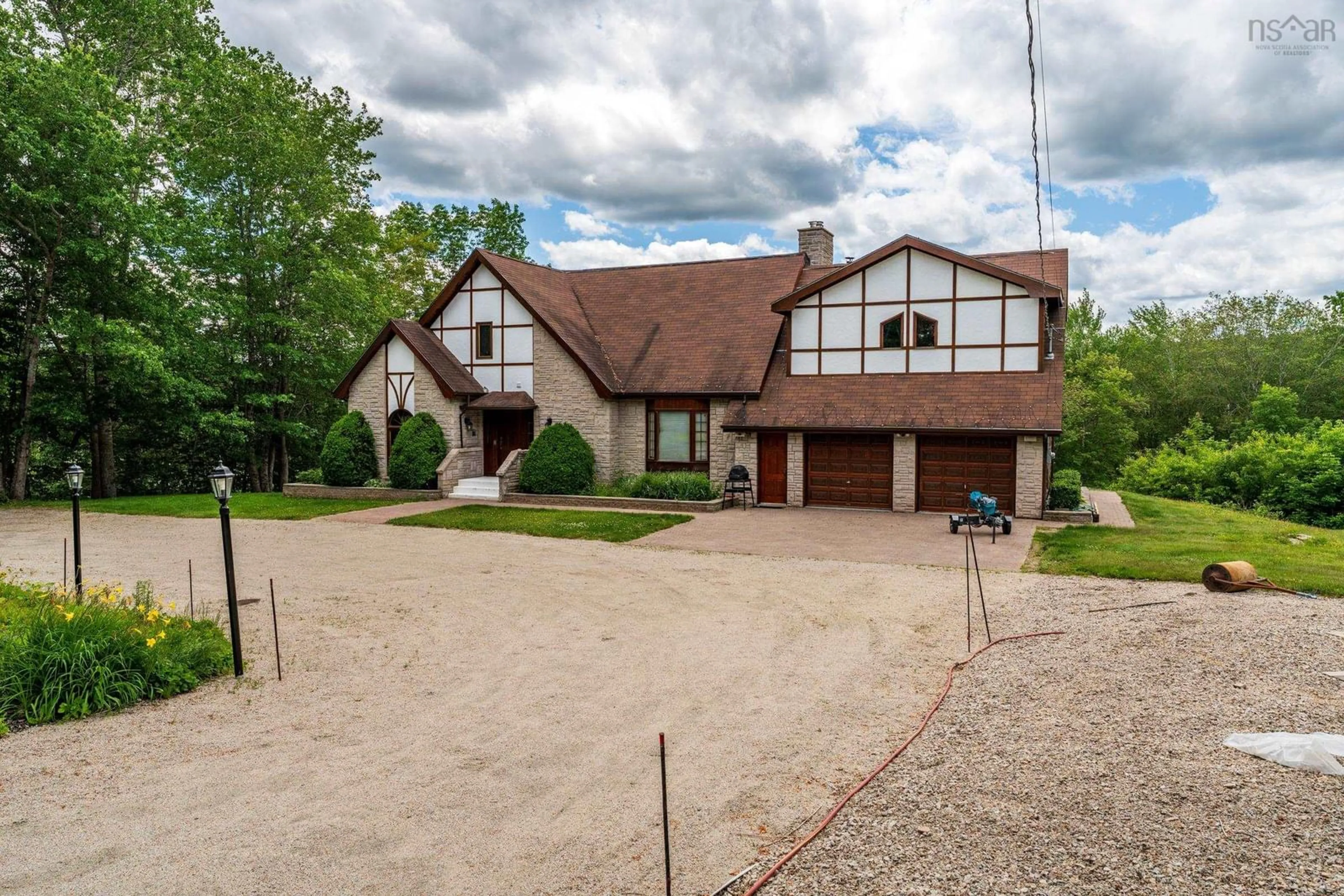 A pic from outside/outdoor area/front of a property/back of a property/a pic from drone, street for 183 New Russell Rd, New Ross Nova Scotia B0J 2M0