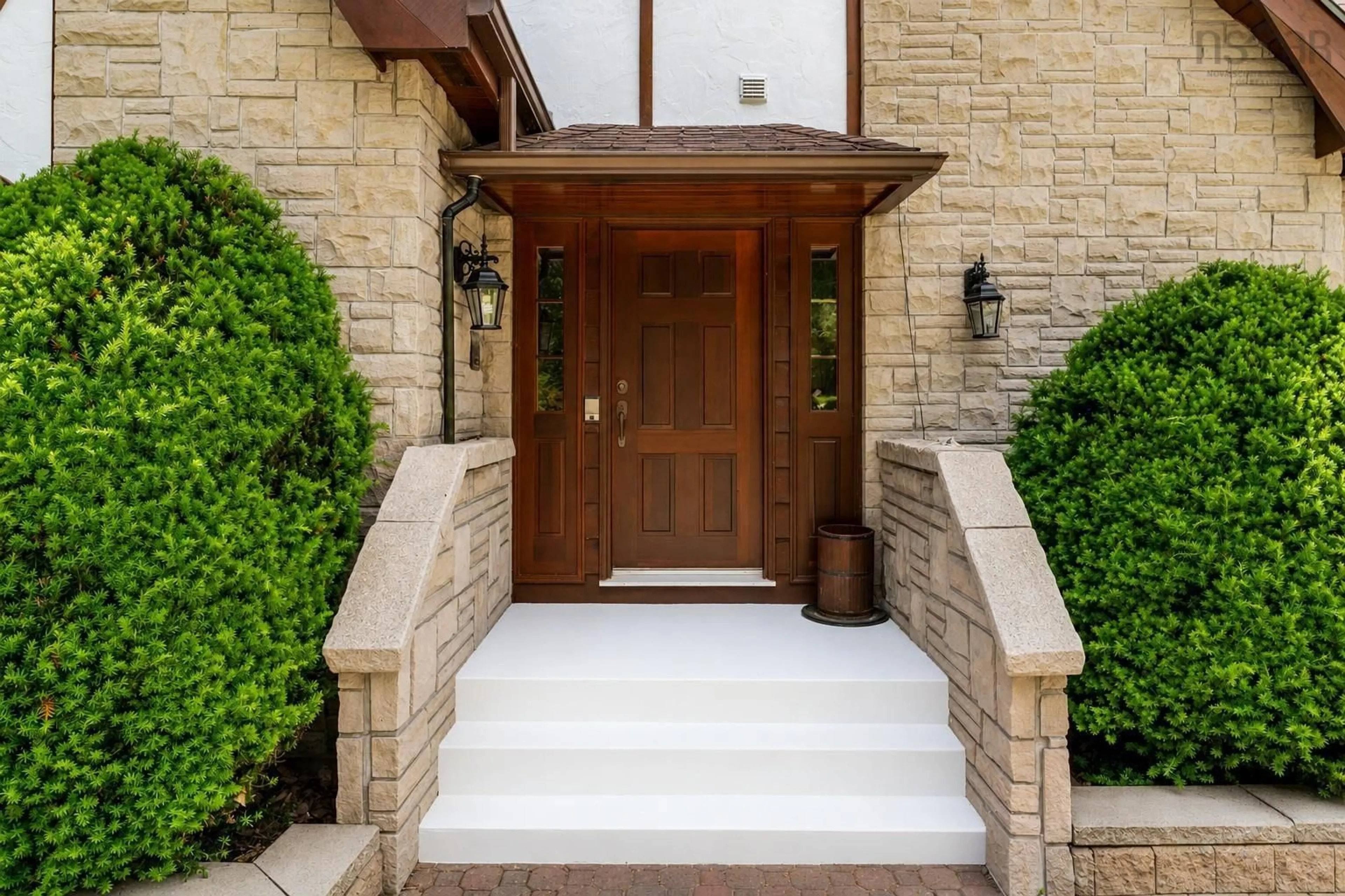 Indoor entryway for 183 New Russell Rd, New Ross Nova Scotia B0J 2M0