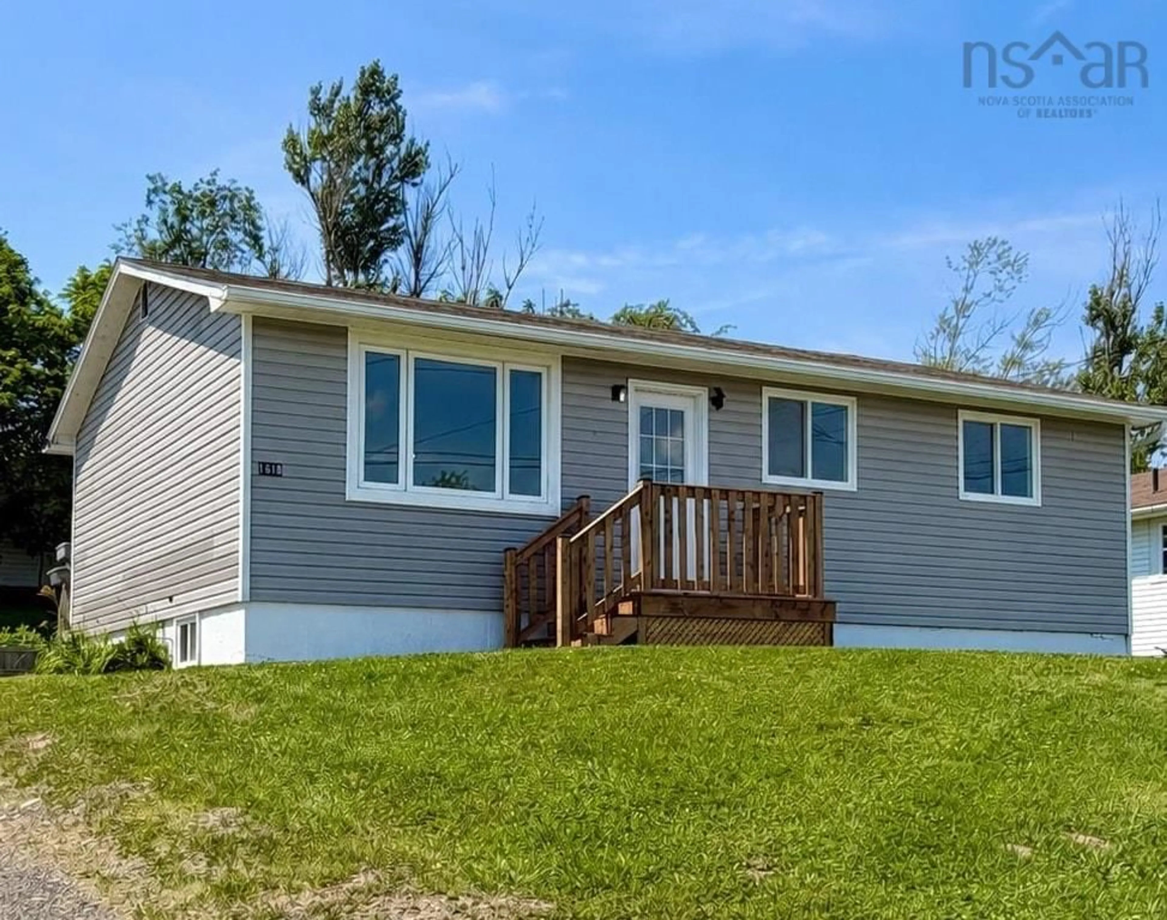 Home with vinyl exterior material, unknown for 1618 Matheson St, Westville Nova Scotia B0K 2A0