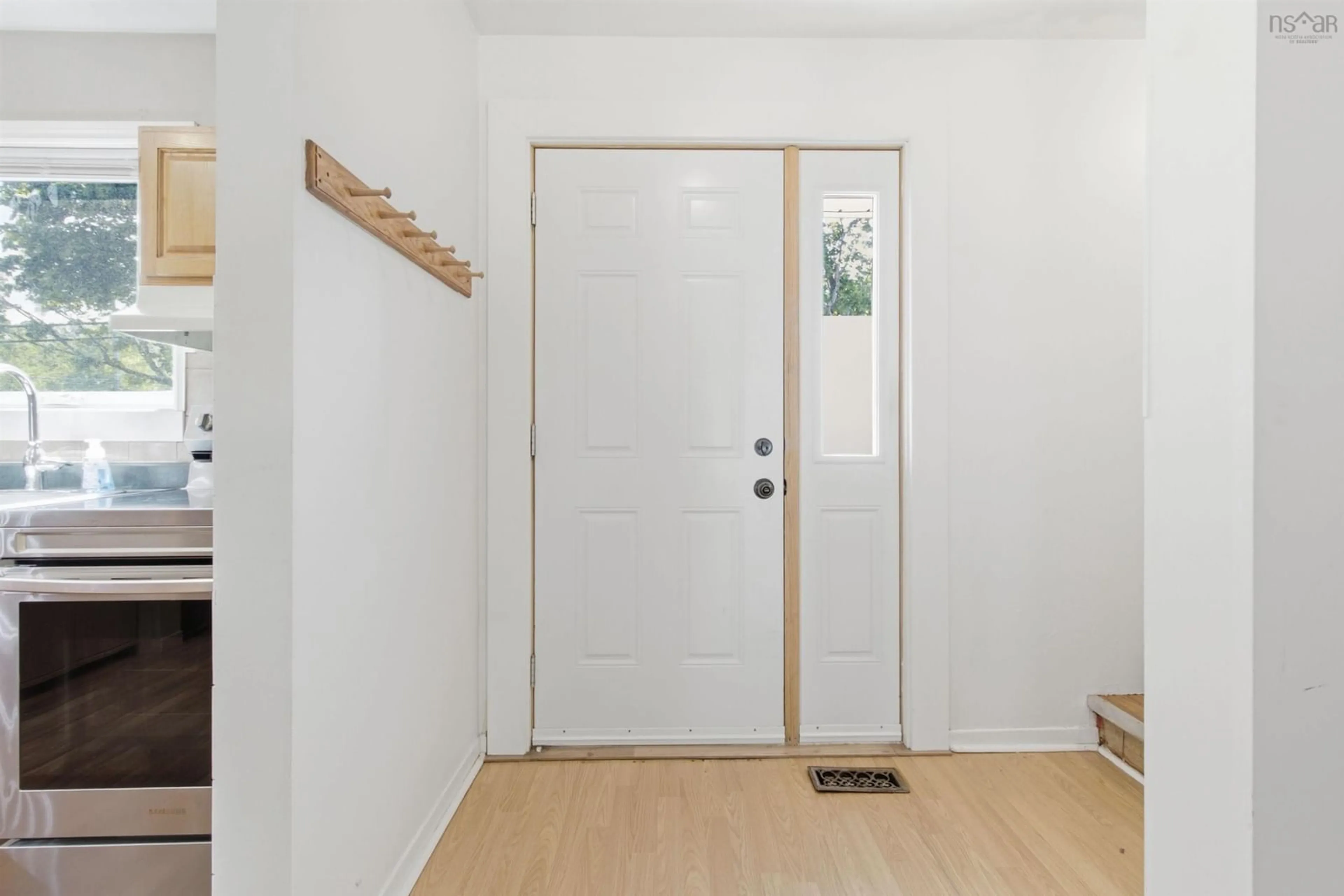 Indoor entryway for 87 Circassion Dr, Dartmouth Nova Scotia B2W 4N5