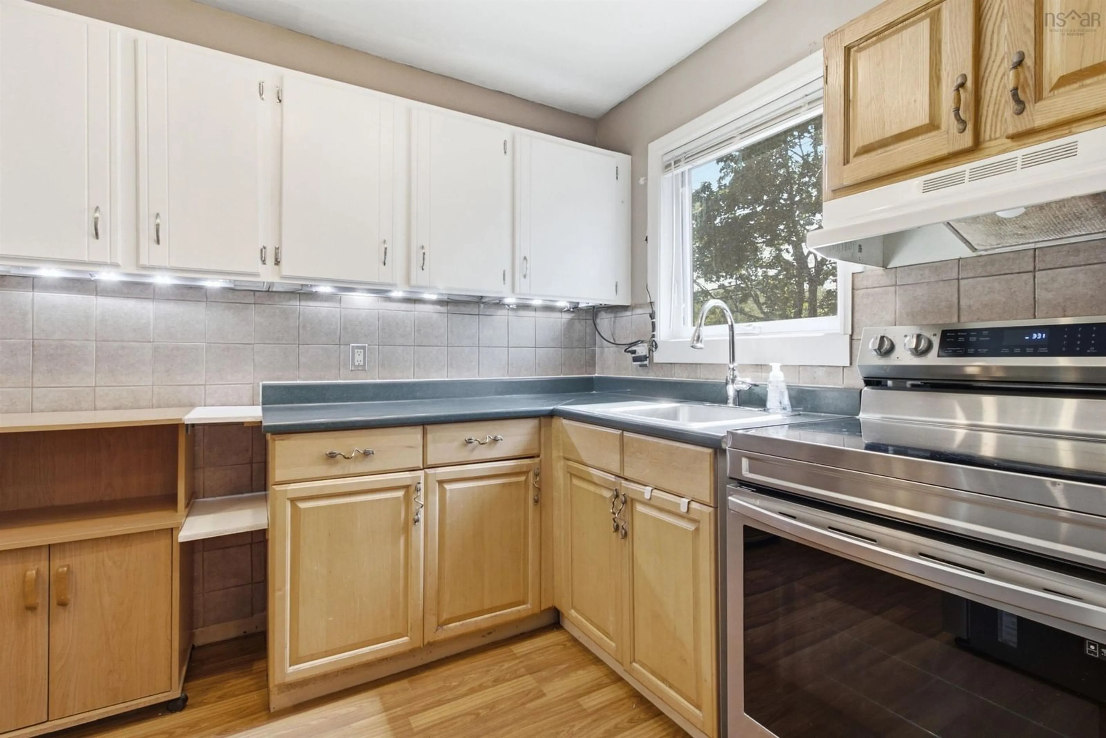 Standard kitchen, unknown for 87 Circassion Dr, Dartmouth Nova Scotia B2W 4N5