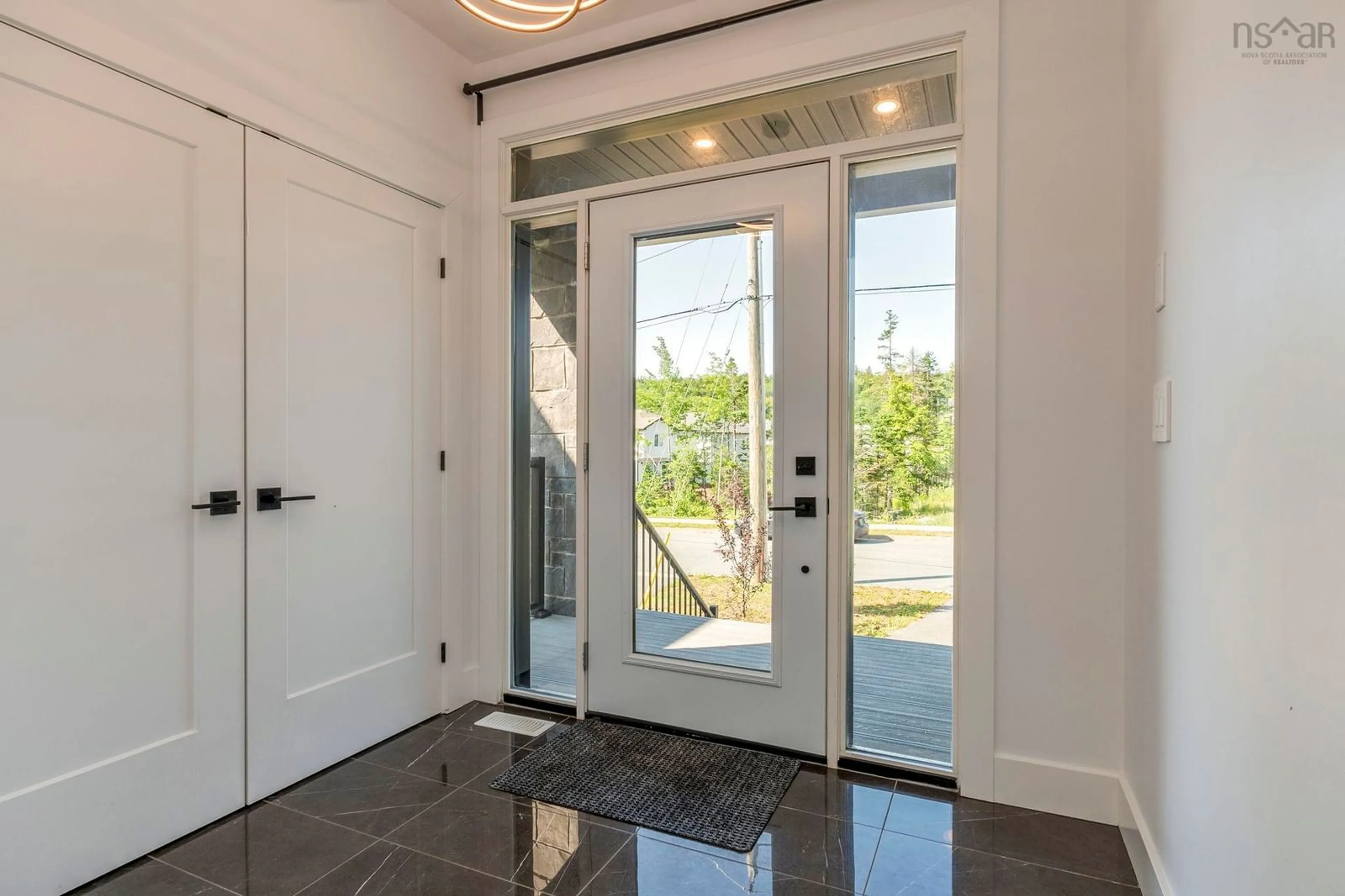 Indoor entryway for 16 Breaktrail Dr, Bedford Nova Scotia B4B 2J7