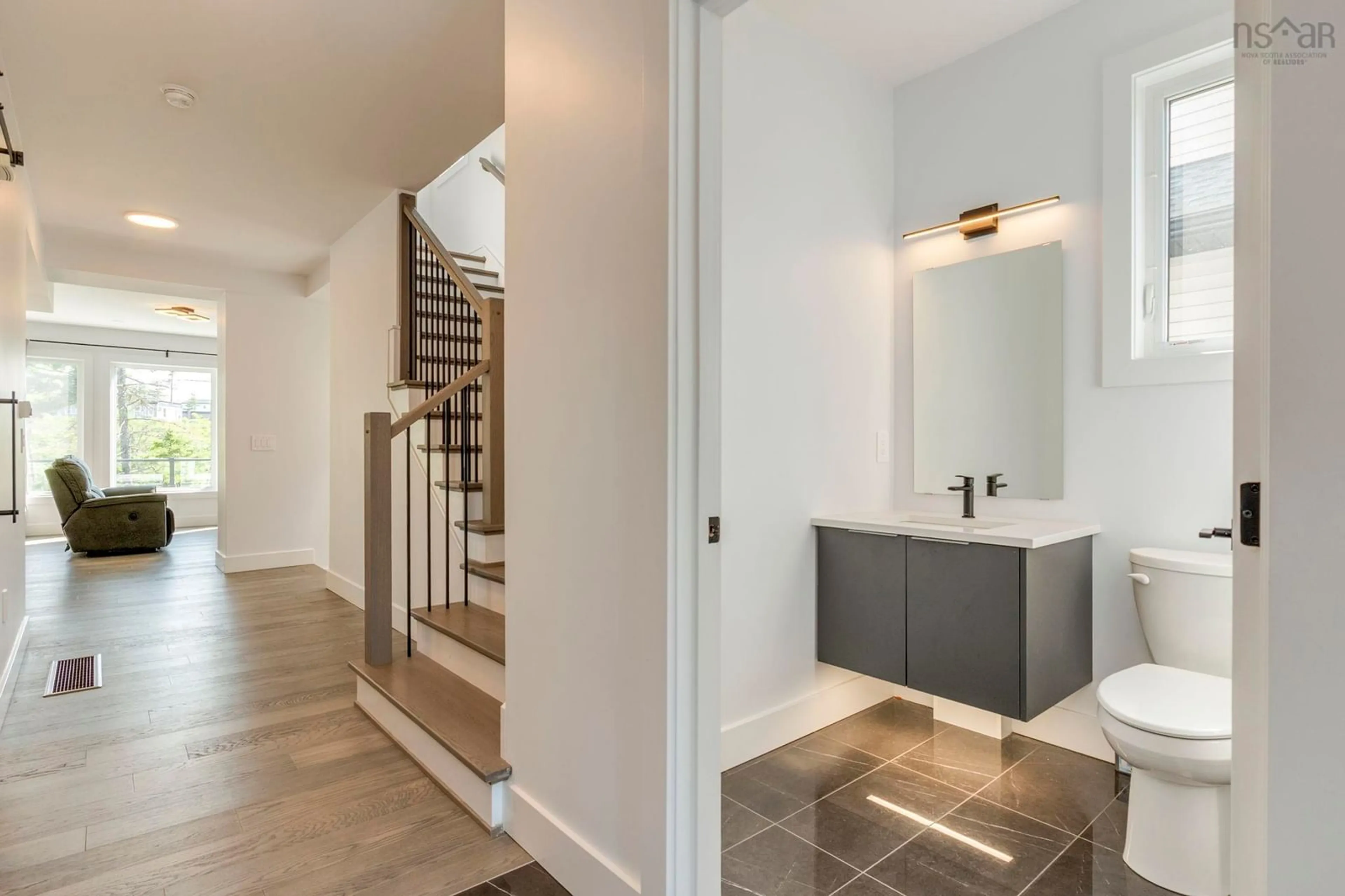 Indoor entryway for 16 Breaktrail Dr, Bedford Nova Scotia B4B 2J7