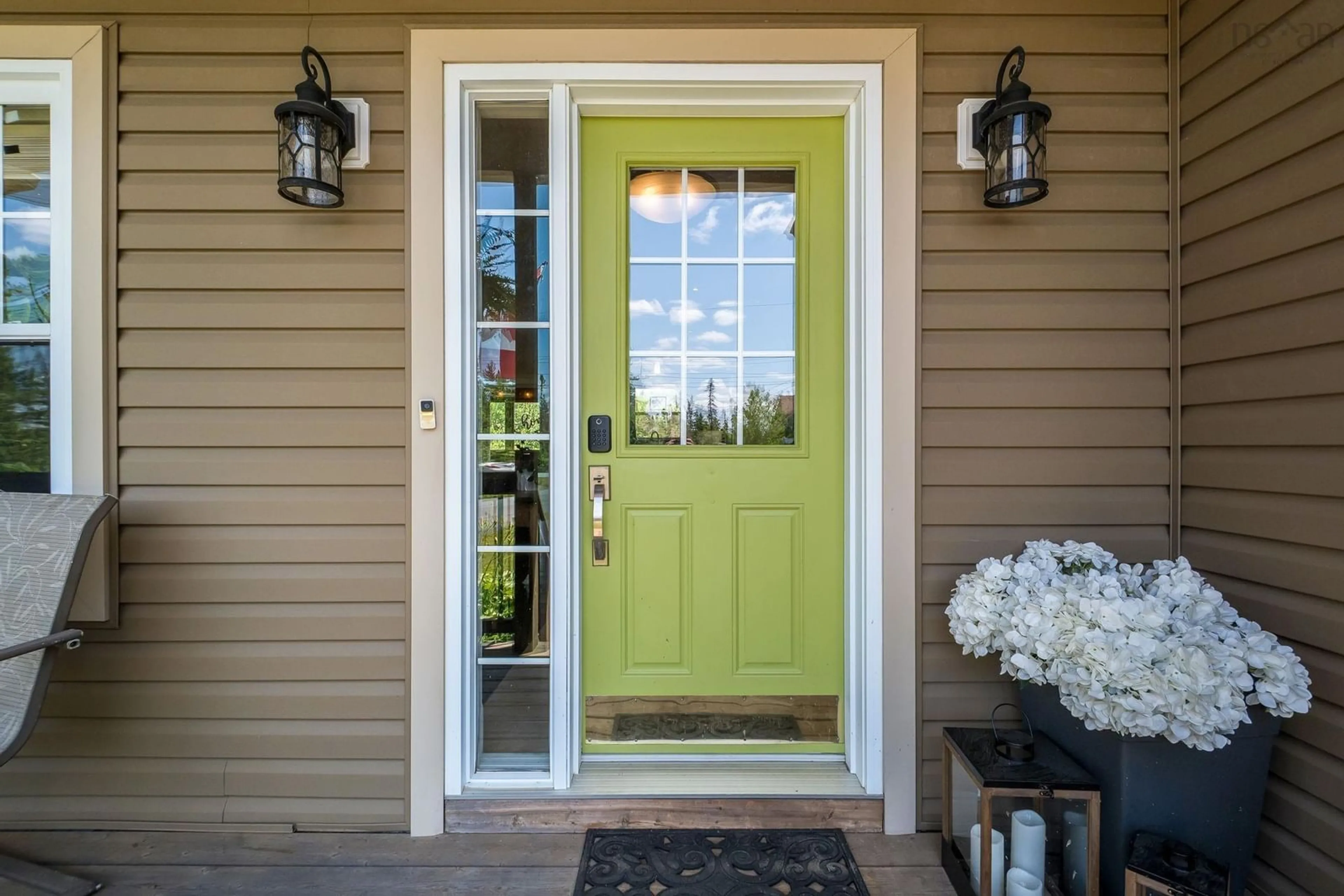 Indoor entryway for 614 Piggott Ave, Fall River Nova Scotia B2T 1S6
