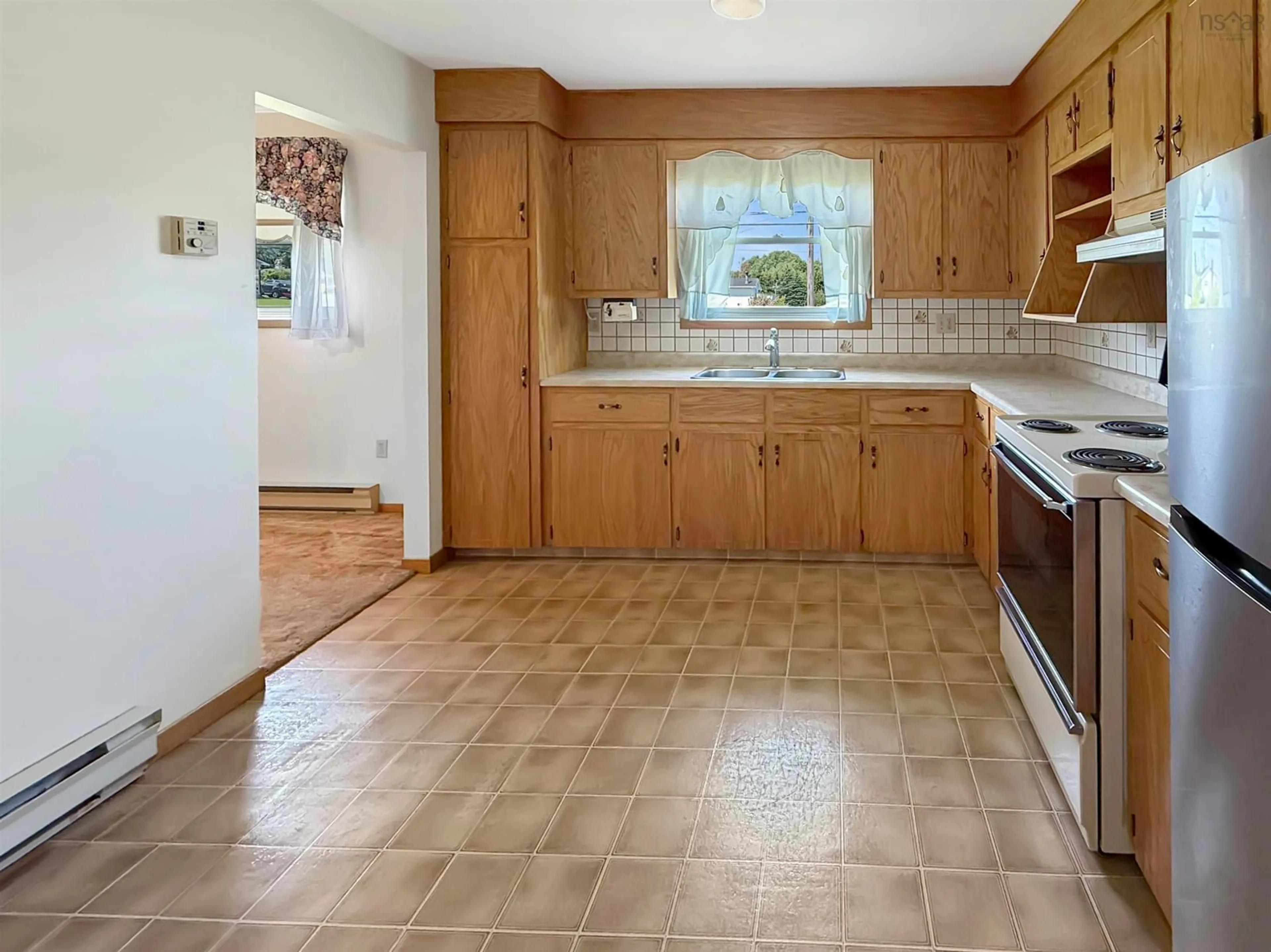 Standard kitchen, ceramic/tile floor for 81 Acadia Ave, Stellarton Nova Scotia B0K 1S0