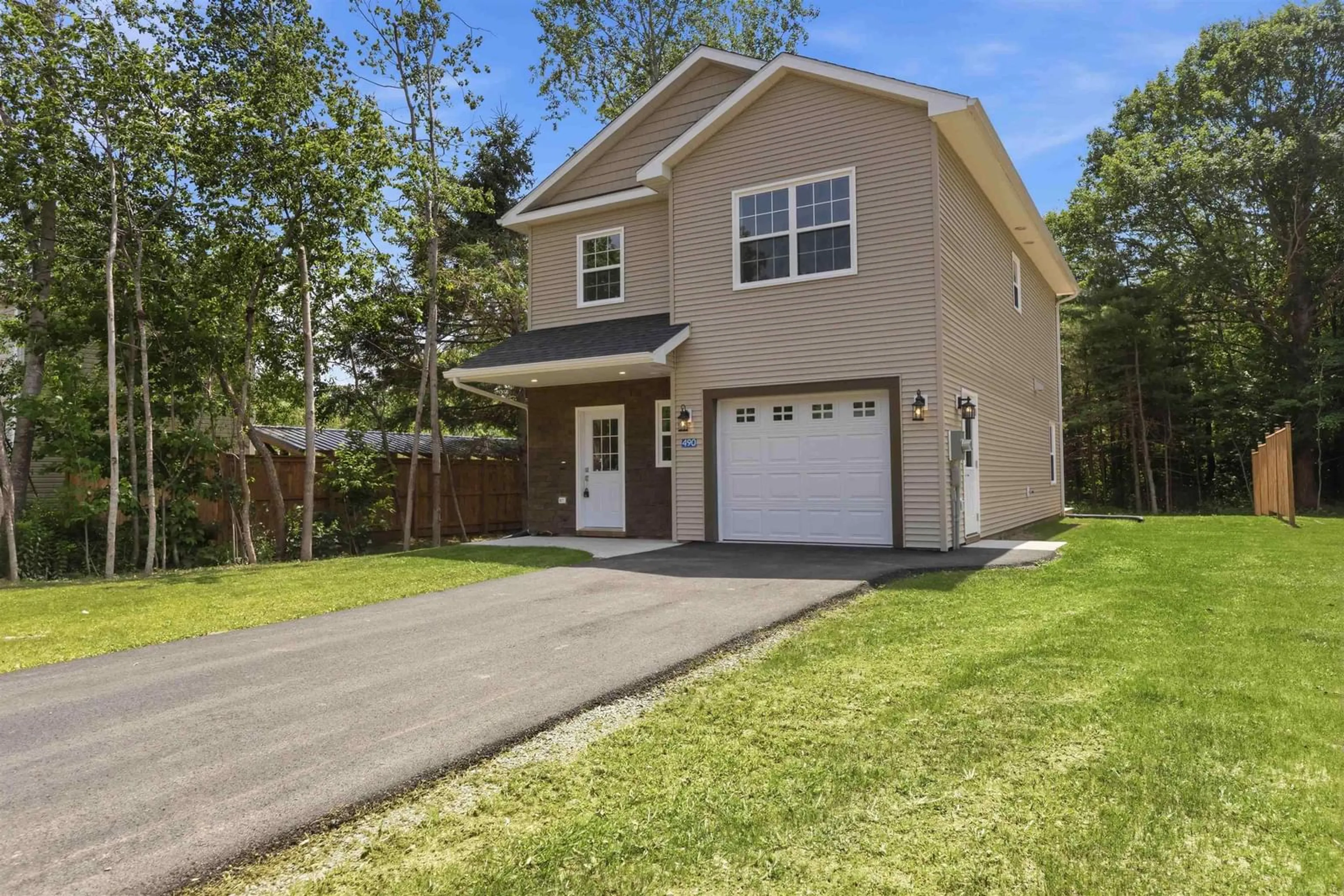 Home with vinyl exterior material, street for Bill St #490, Kingston Nova Scotia B0P 1R0