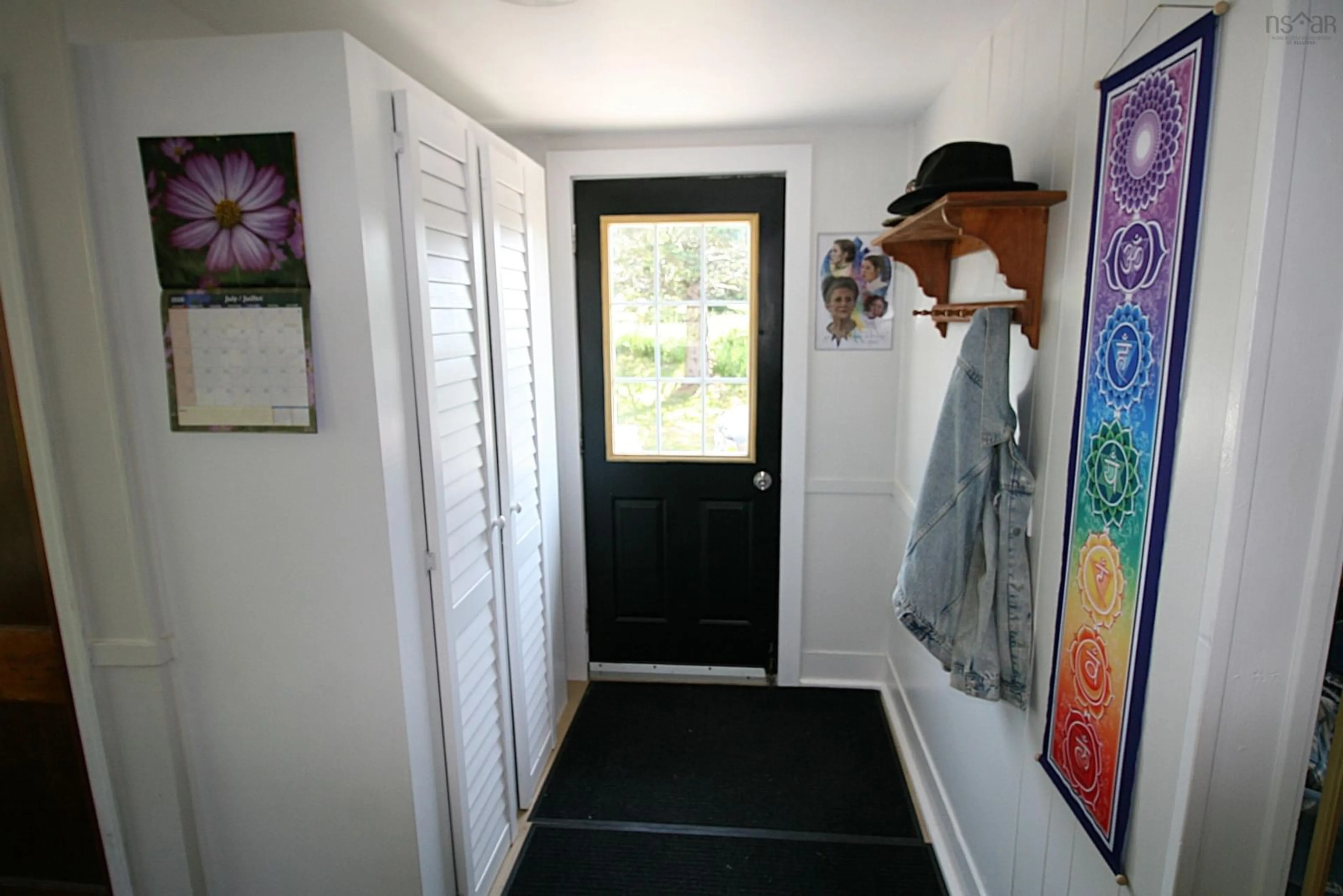 Indoor entryway for 3201 Highway 217 Hwy, Tiverton Nova Scotia B0V 1G0