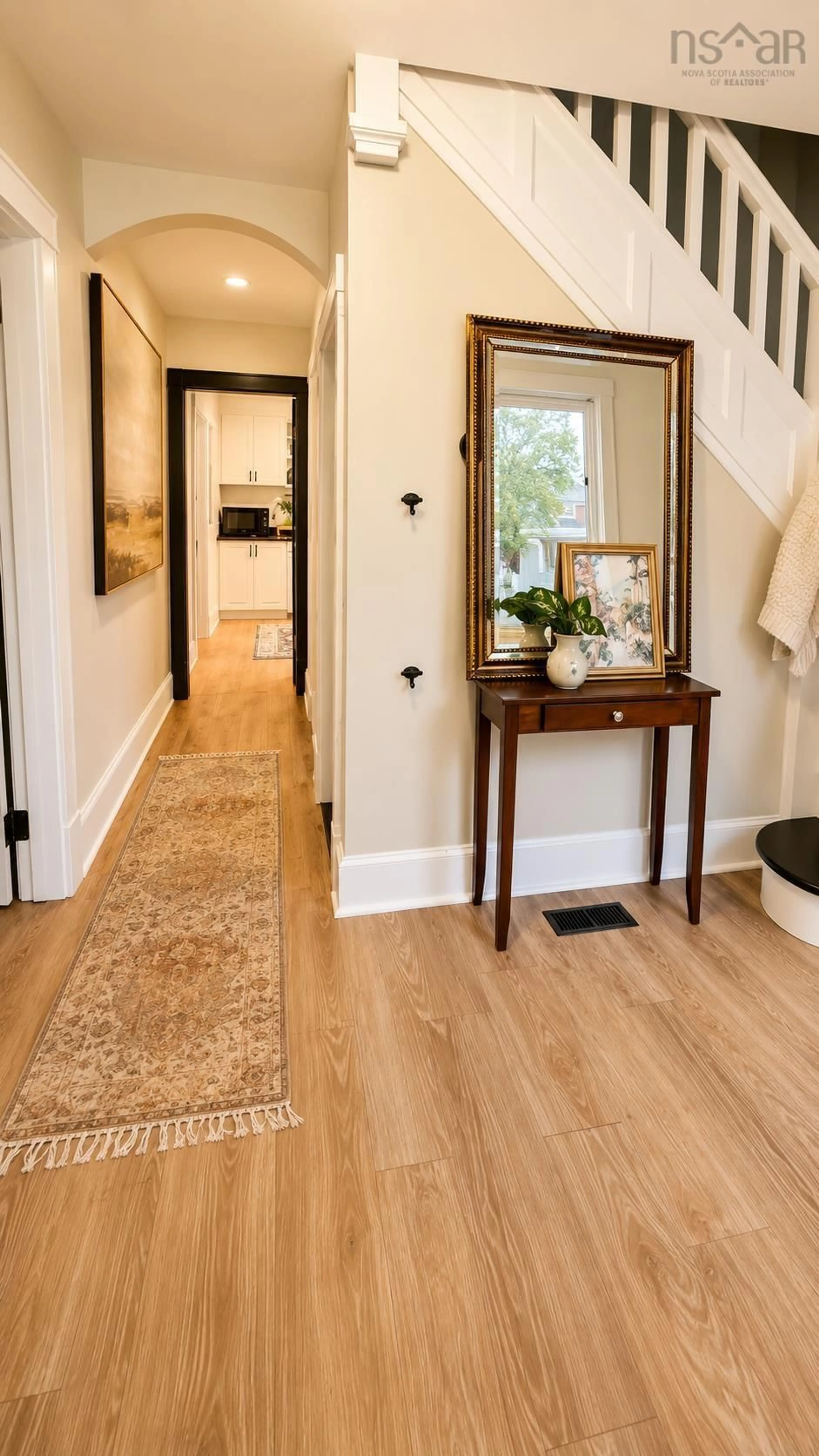 Indoor entryway for 71 Richmond St, Sydney Nova Scotia B1P 2V1