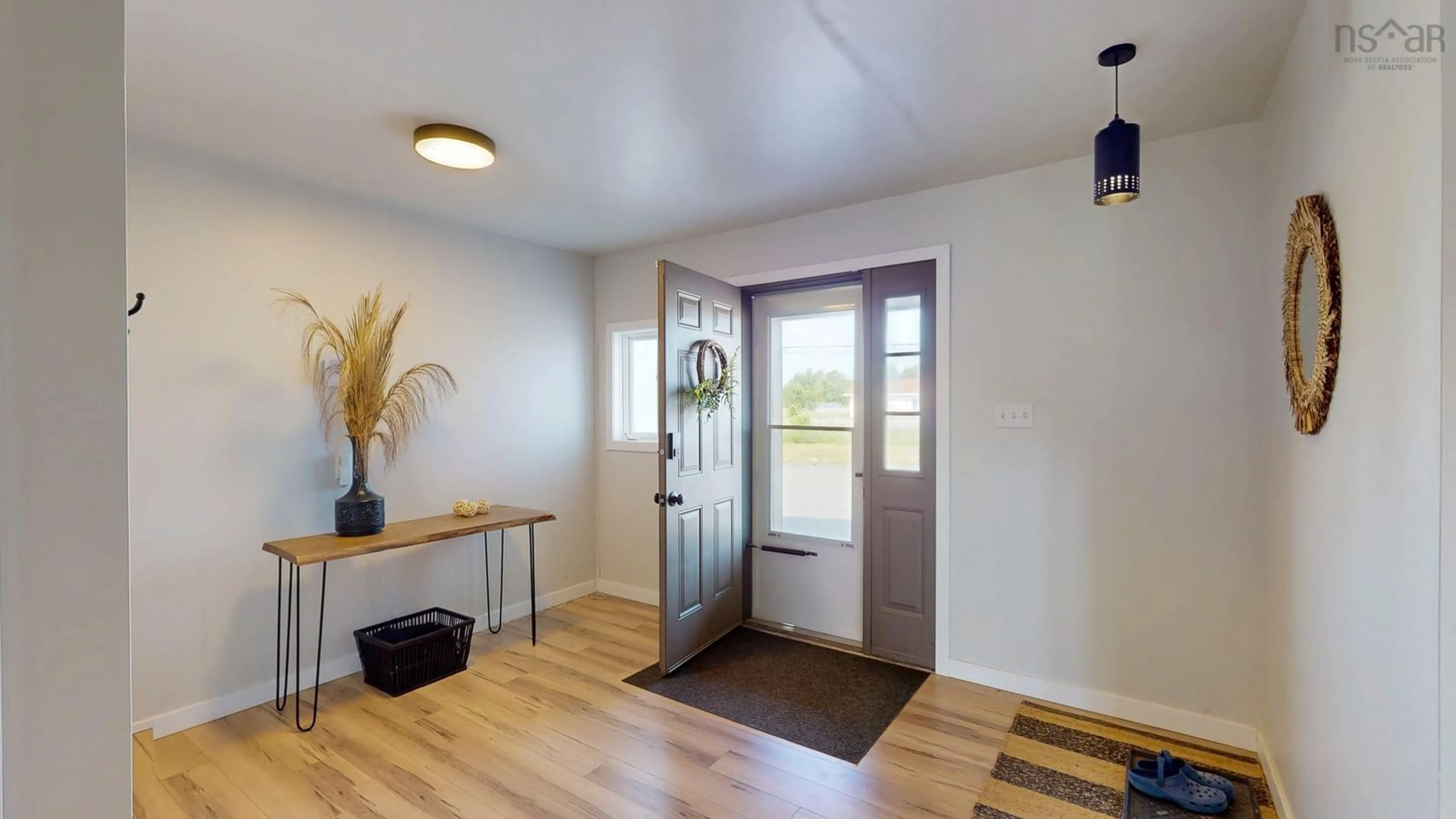 Indoor entryway for 4236 Highway 14, Windsor Forks Nova Scotia B0N 2T0