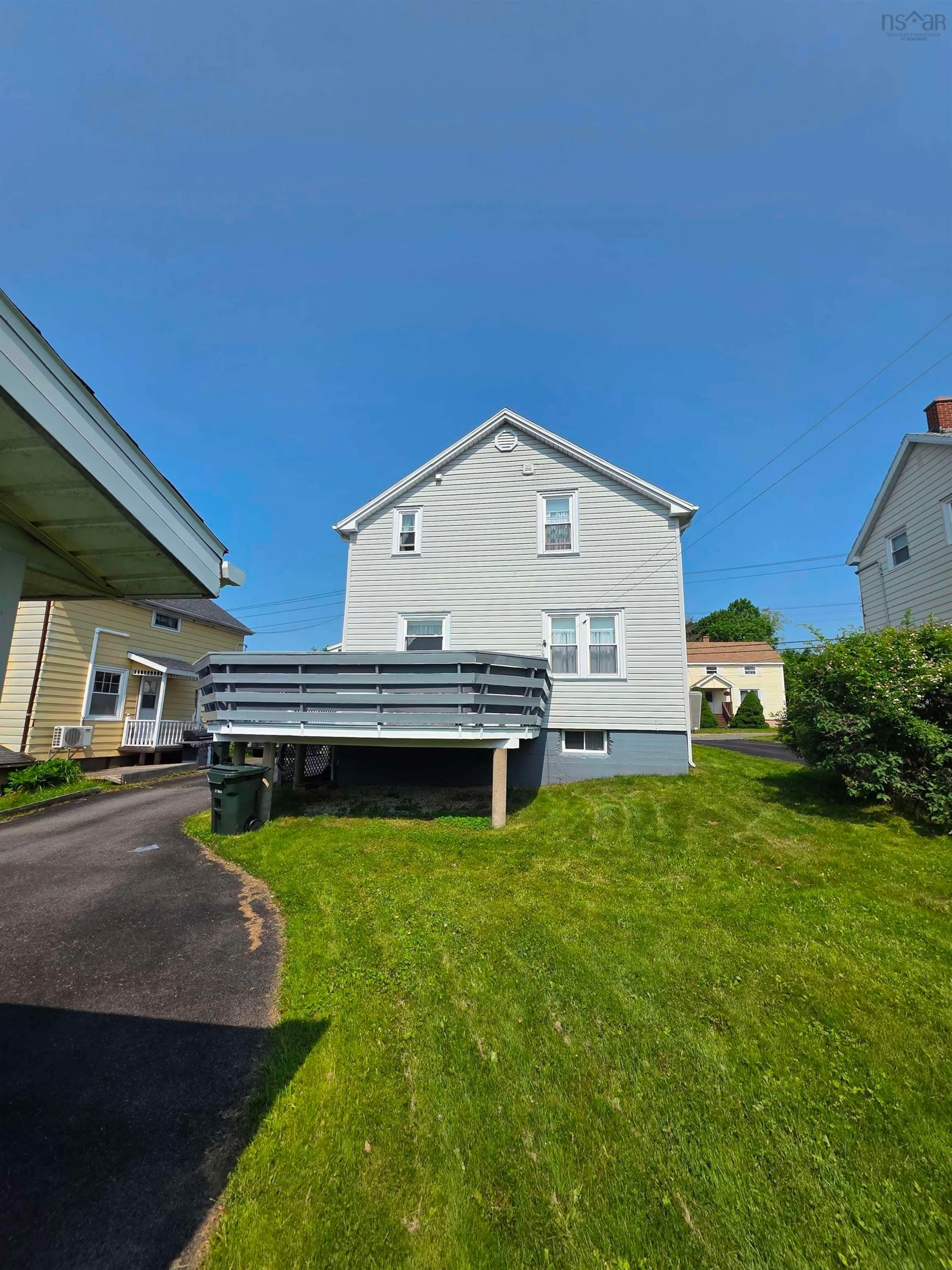 A pic from outside/outdoor area/front of a property/back of a property/a pic from drone, building for 172 Cabot St, Sydney Nova Scotia B1P 4E3