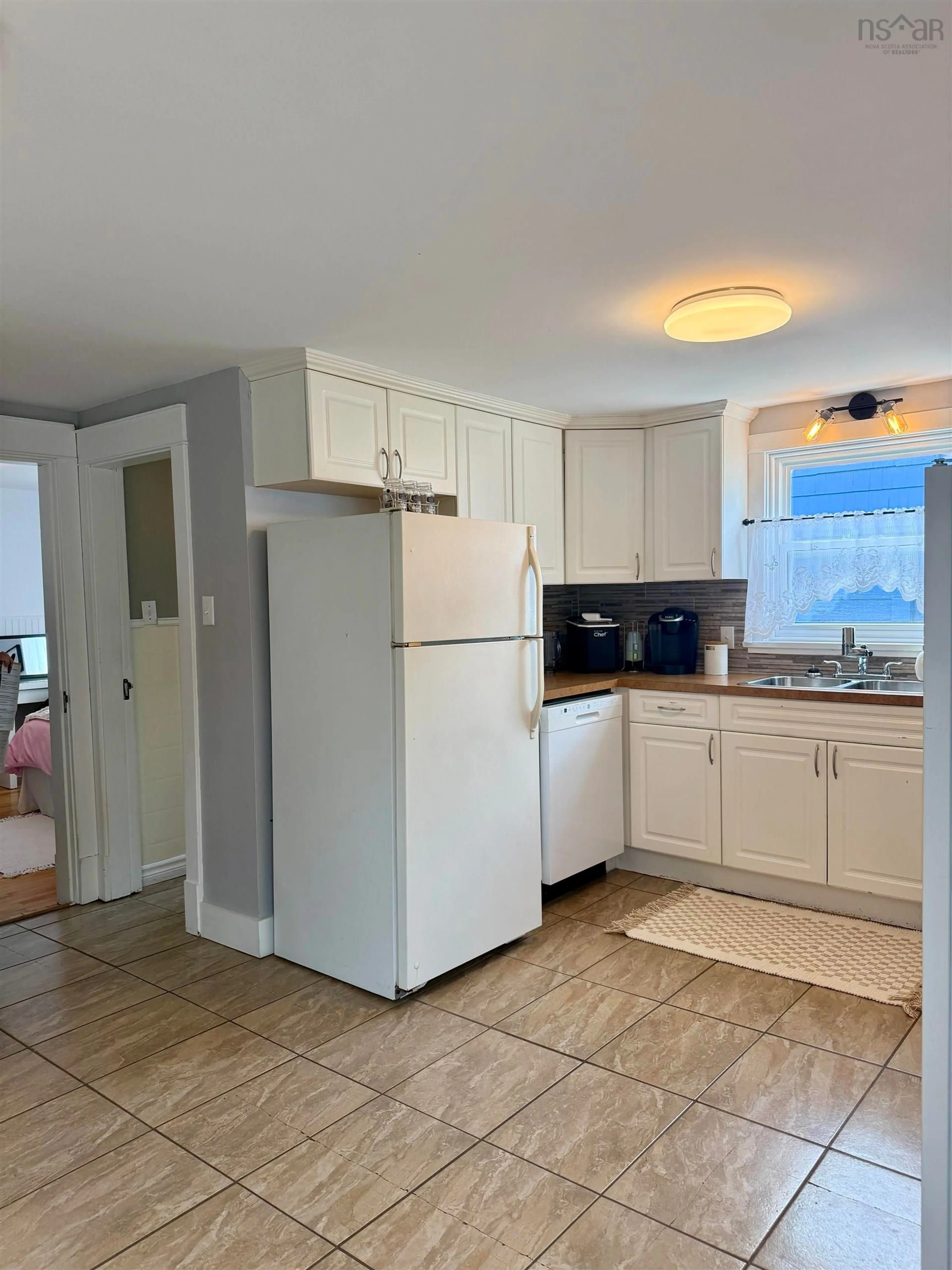 Standard kitchen, unknown for 32 James St, Truro Nova Scotia B2N 3A1