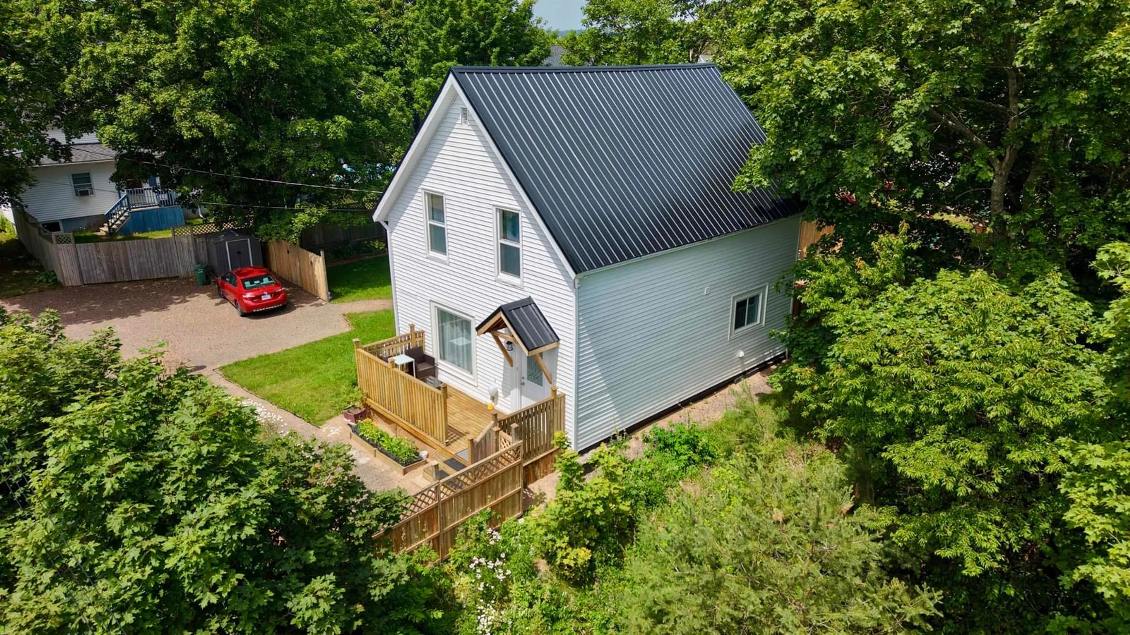 A pic from outside/outdoor area/front of a property/back of a property/a pic from drone, building for 21 Prince St, Parrsboro Nova Scotia B0M 1S0