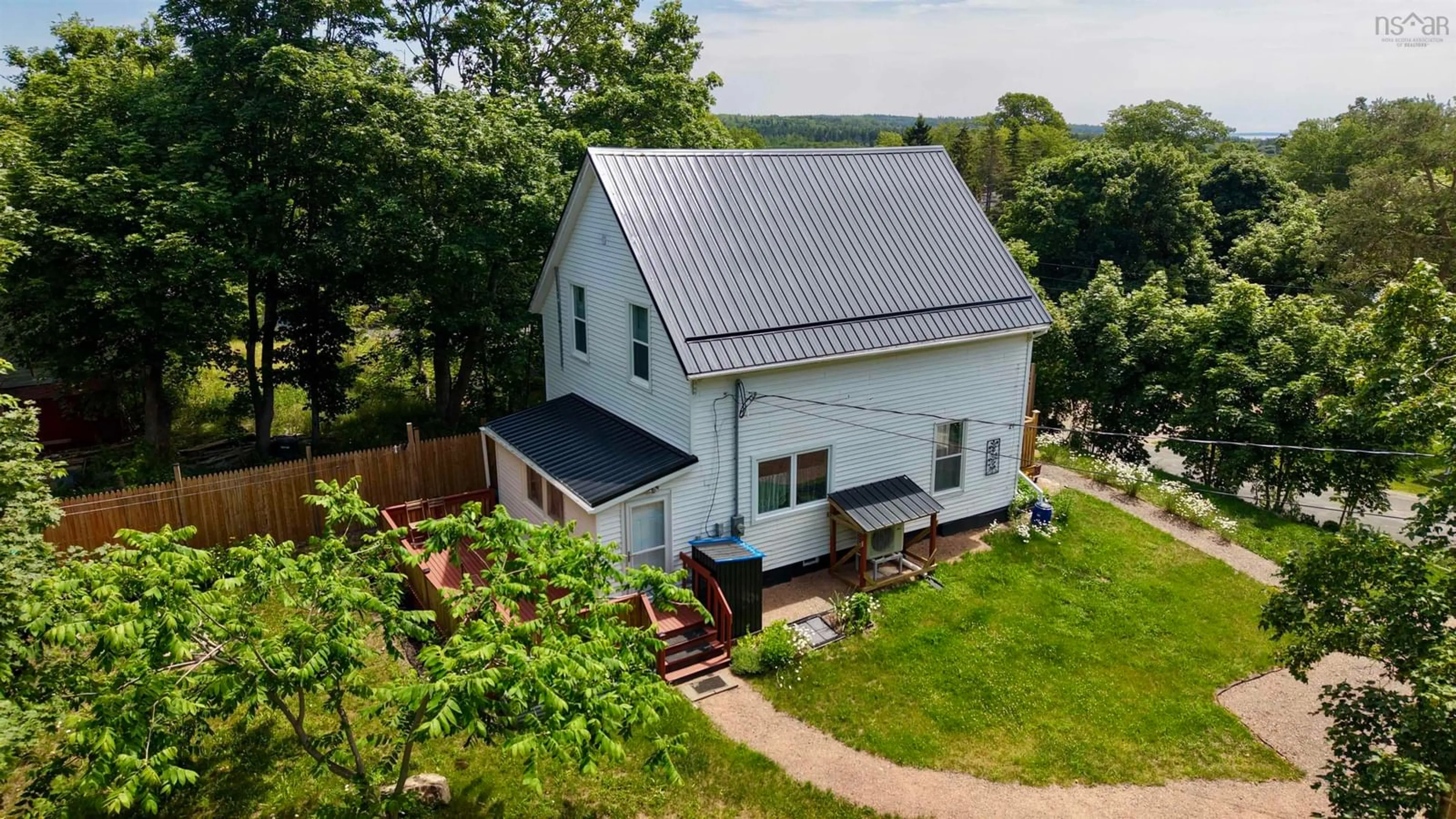 A pic from outside/outdoor area/front of a property/back of a property/a pic from drone, building for 21 Prince St, Parrsboro Nova Scotia B0M 1S0