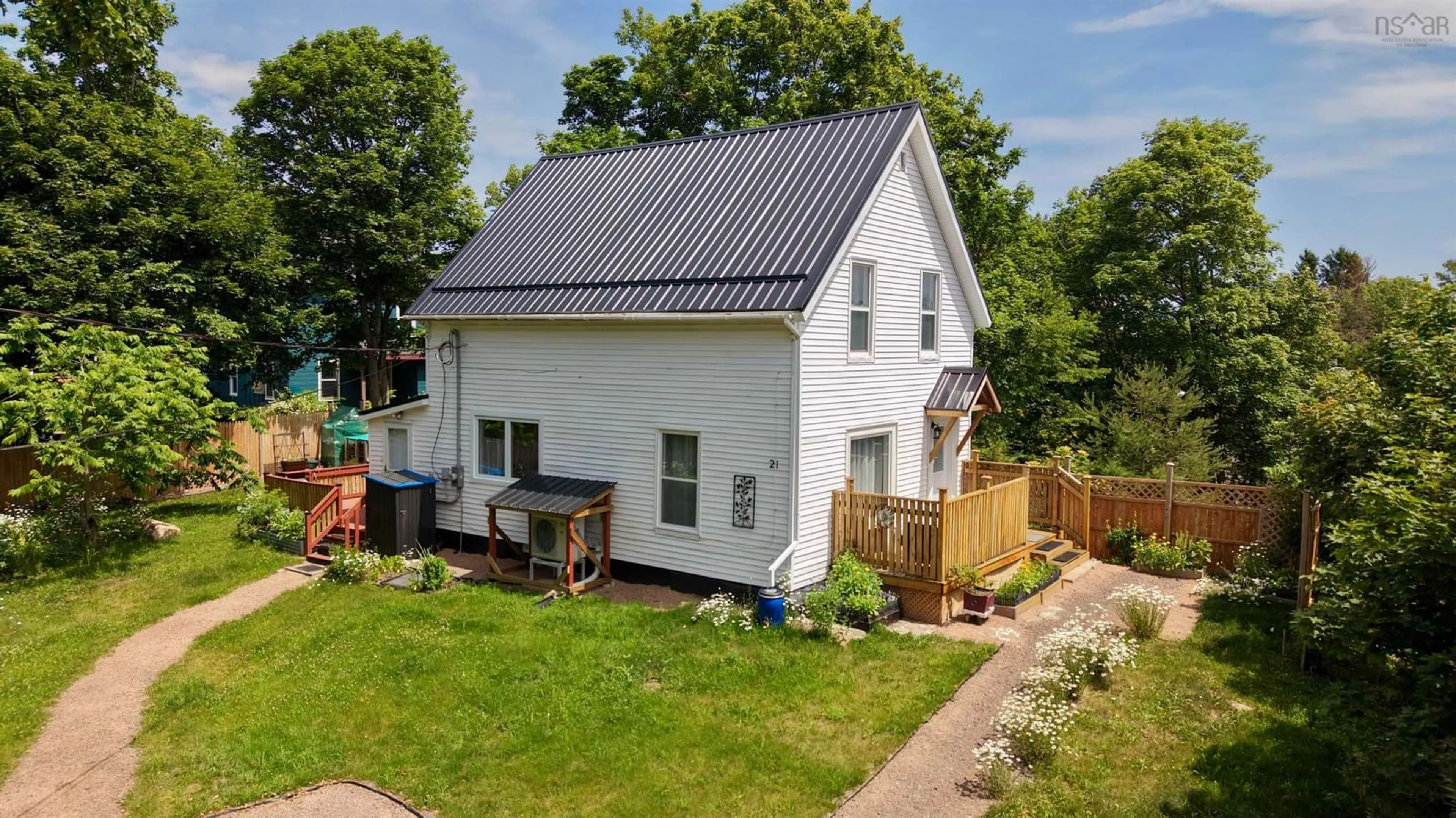 A pic from outside/outdoor area/front of a property/back of a property/a pic from drone, street for 21 Prince St, Parrsboro Nova Scotia B0M 1S0