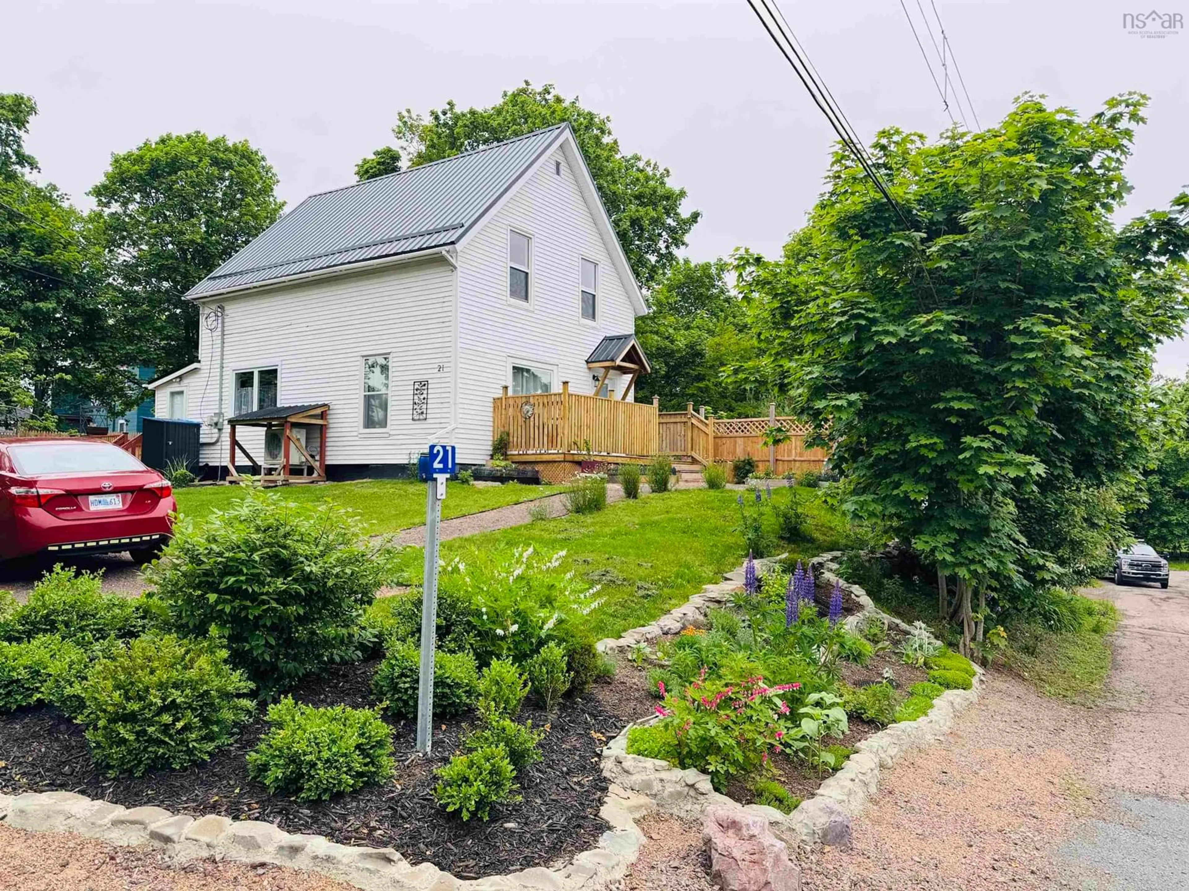 A pic from outside/outdoor area/front of a property/back of a property/a pic from drone, street for 21 Prince St, Parrsboro Nova Scotia B0M 1S0
