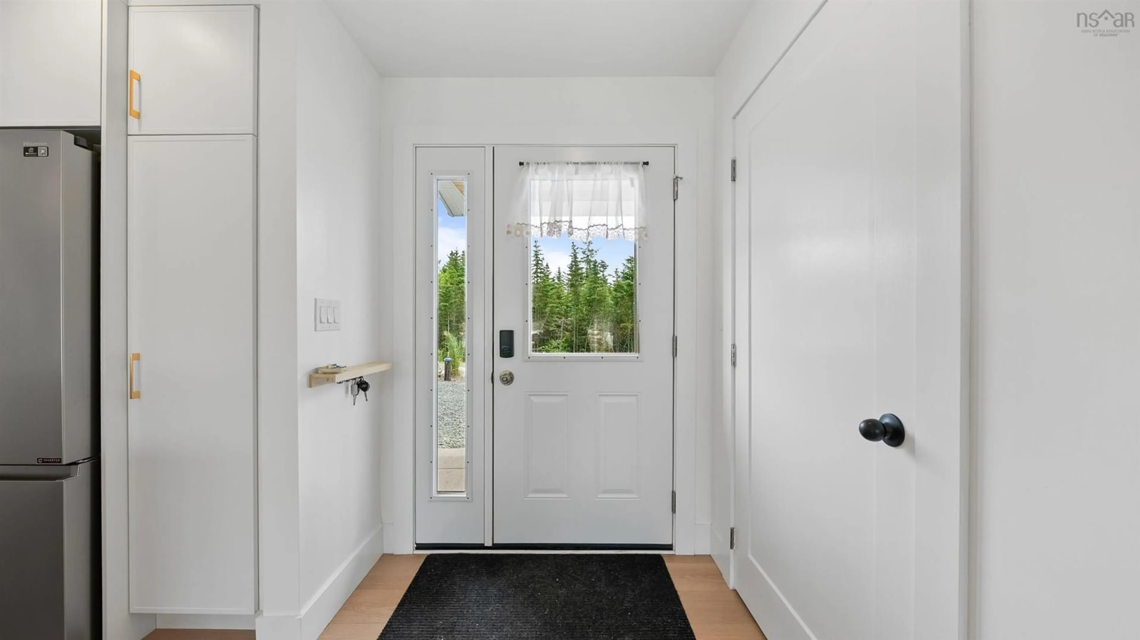 Indoor entryway for 3541 Clam Harbour Rd, Clam Harbour Nova Scotia B0J 2L0