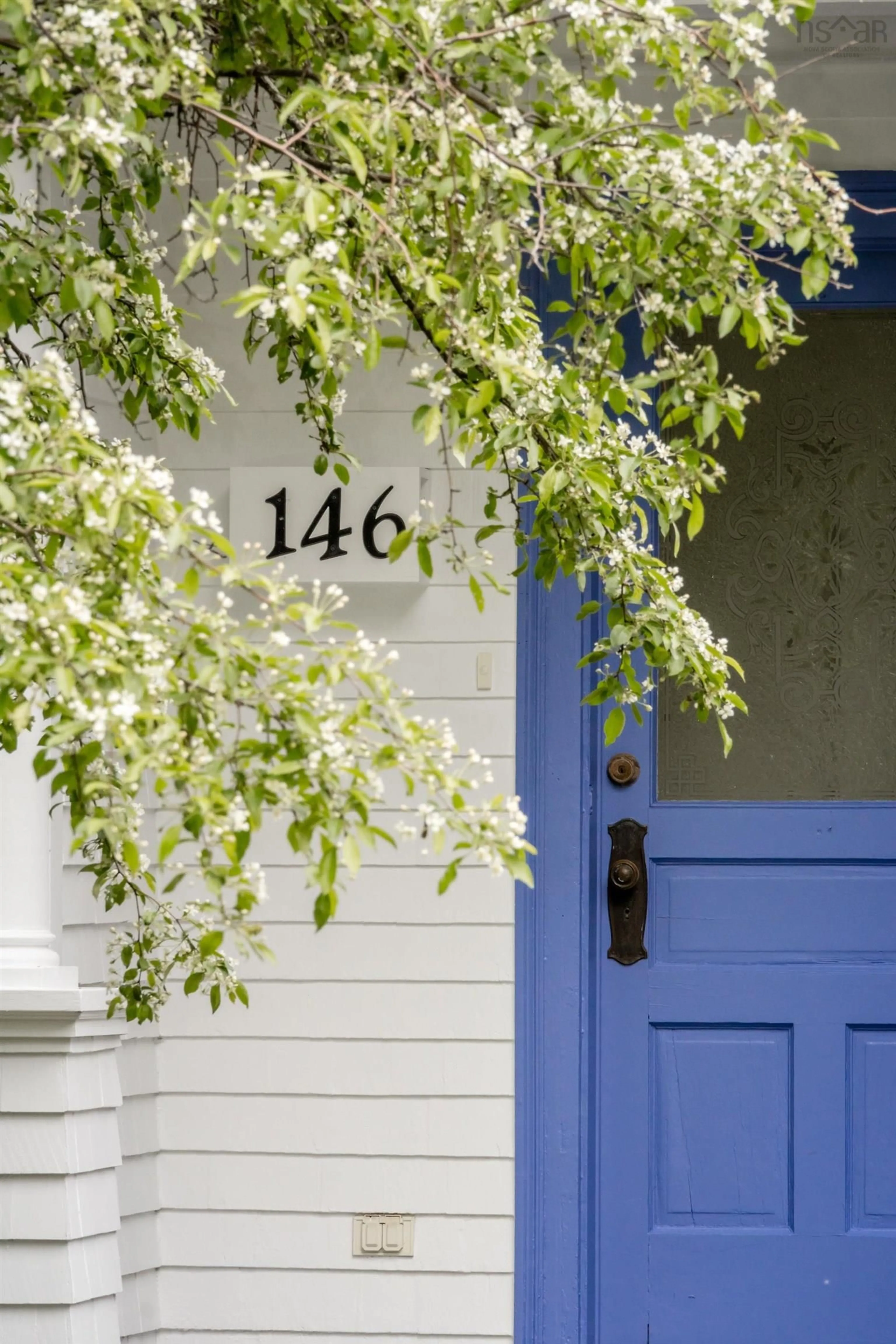 Indoor entryway for 146 Main St, Wolfville Nova Scotia B4P 1C1