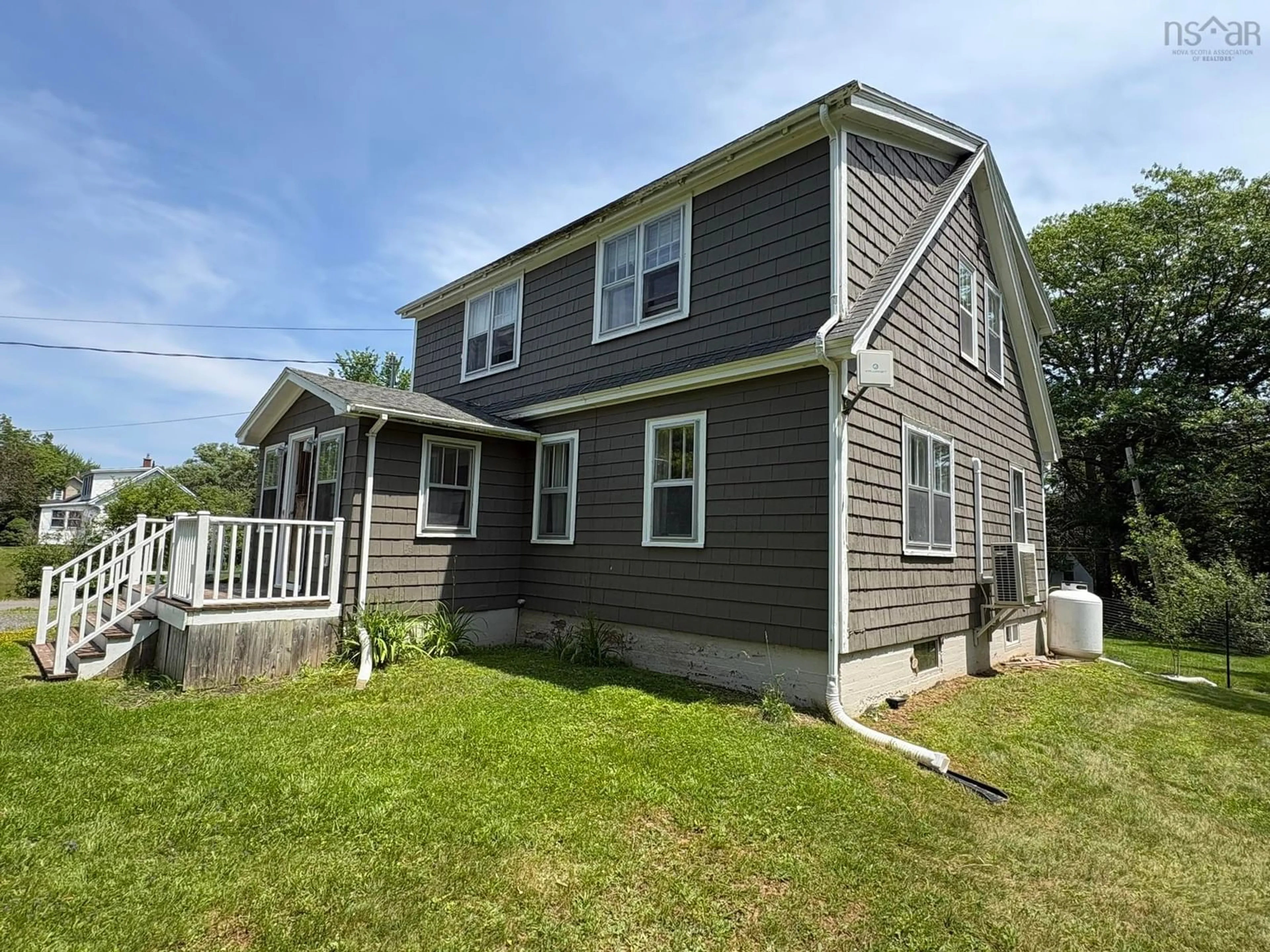 Home with vinyl exterior material, building for 86 Maple Ave, Tatamagouche Nova Scotia B0K 1V0