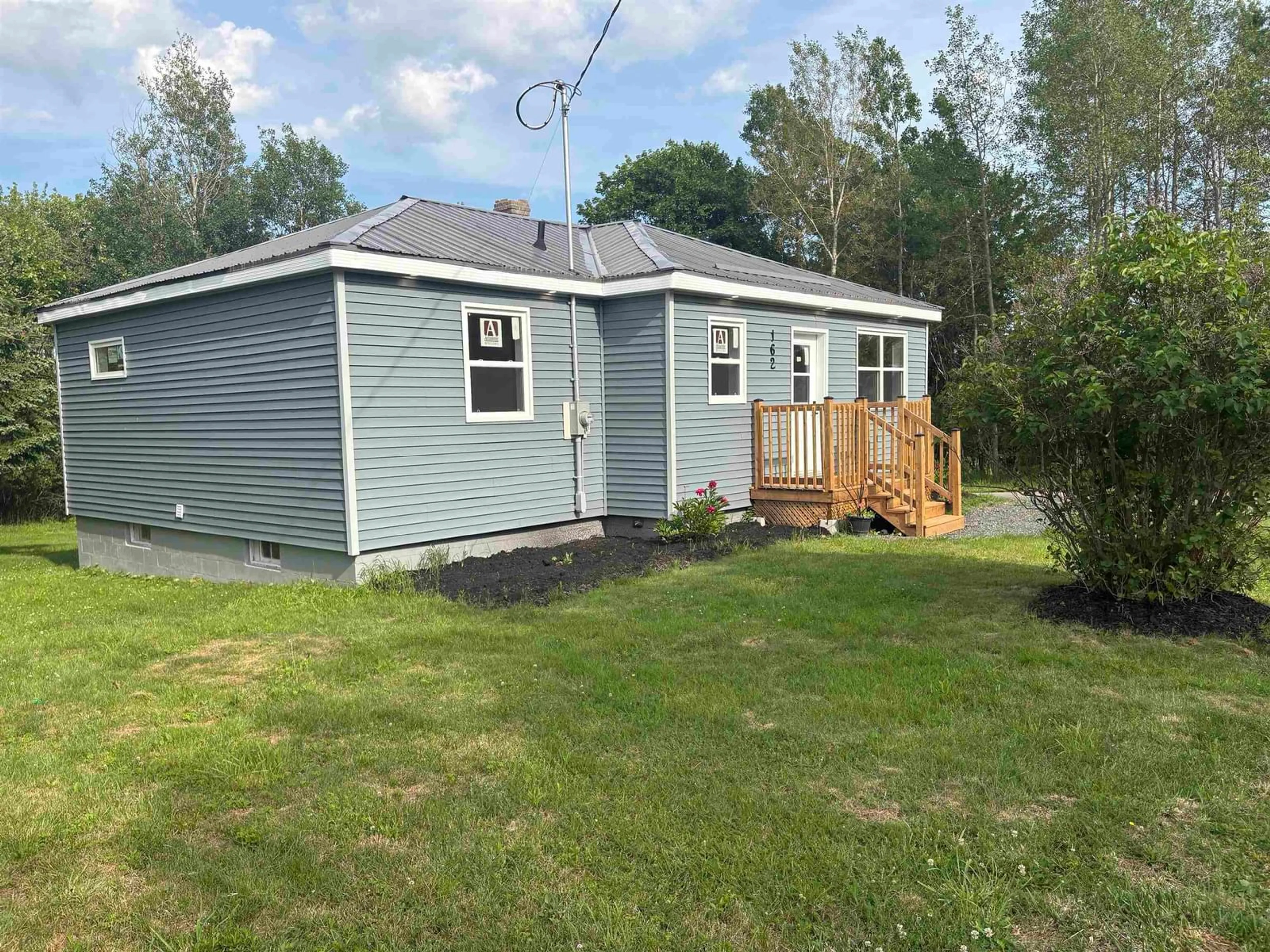 Unknown for 162 Sixth St, New Glasgow Nova Scotia B2H 1B5