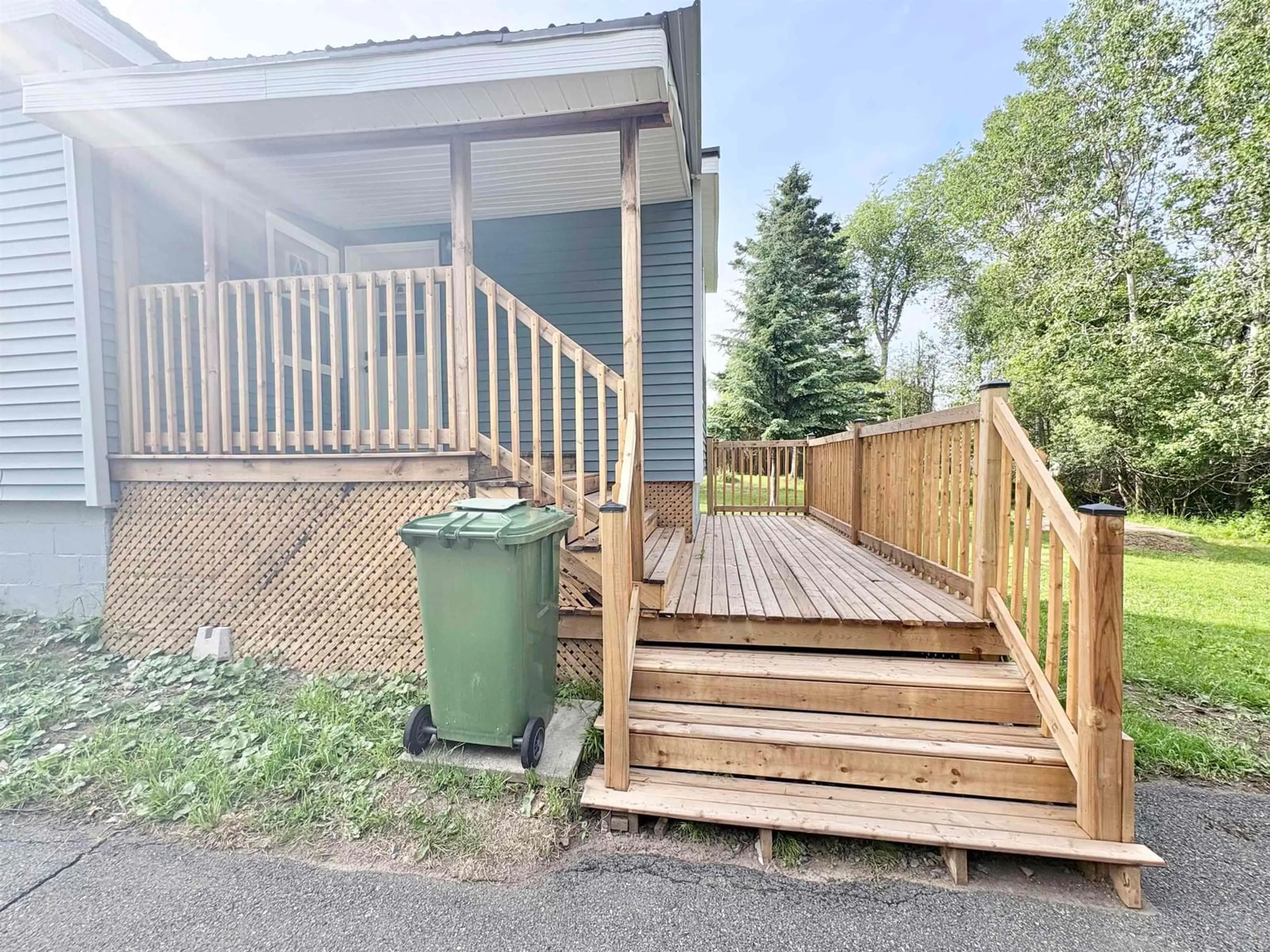 Patio, street for 162 Sixth St, New Glasgow Nova Scotia B2H 1B5