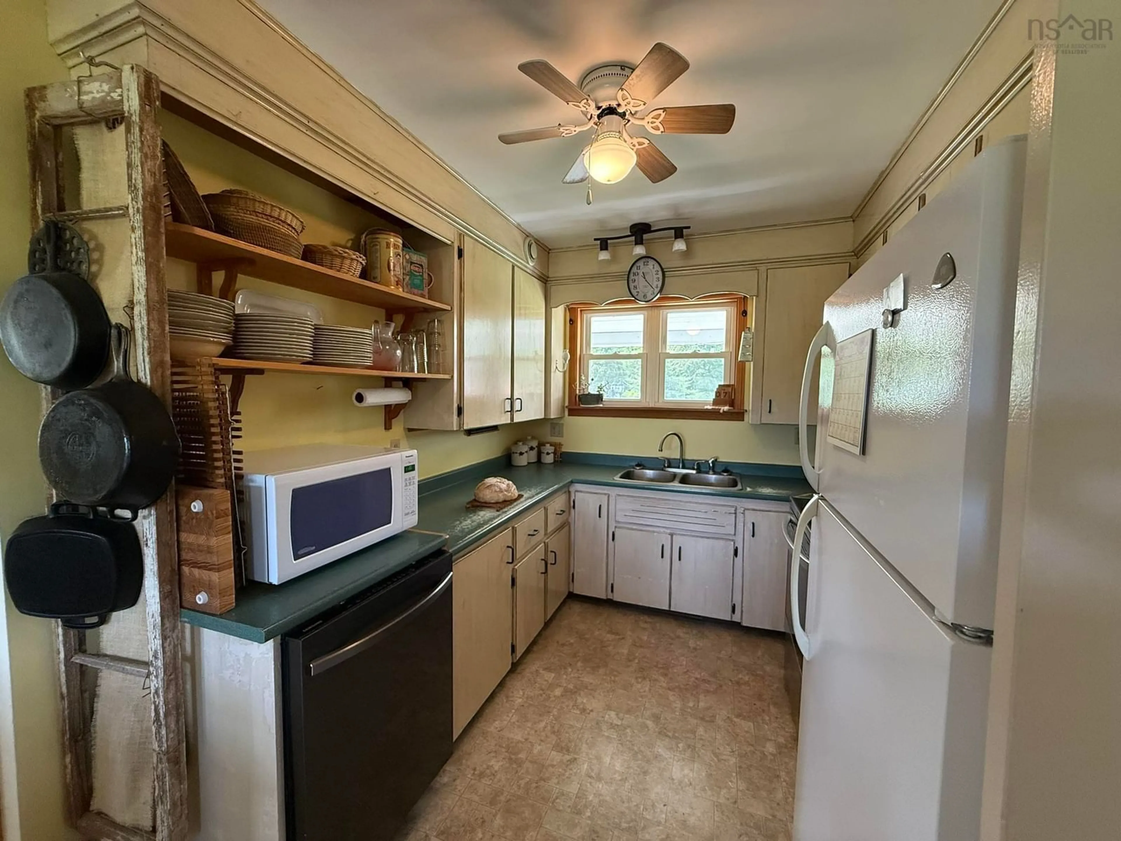 Standard kitchen, unknown for 3281 Highway 6, Waldegrave Nova Scotia B0K 1V0