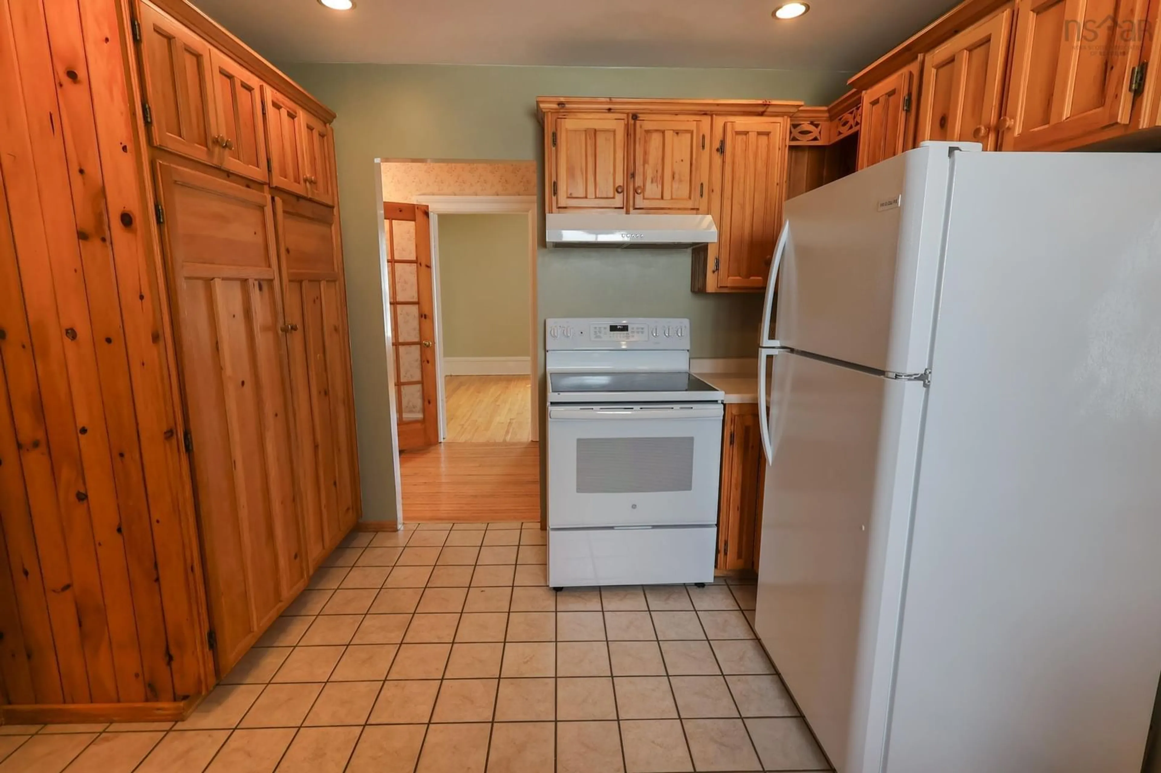 Standard kitchen, ceramic/tile floor for 55 Phoenix St, Bridgewater Nova Scotia B4V 2H6