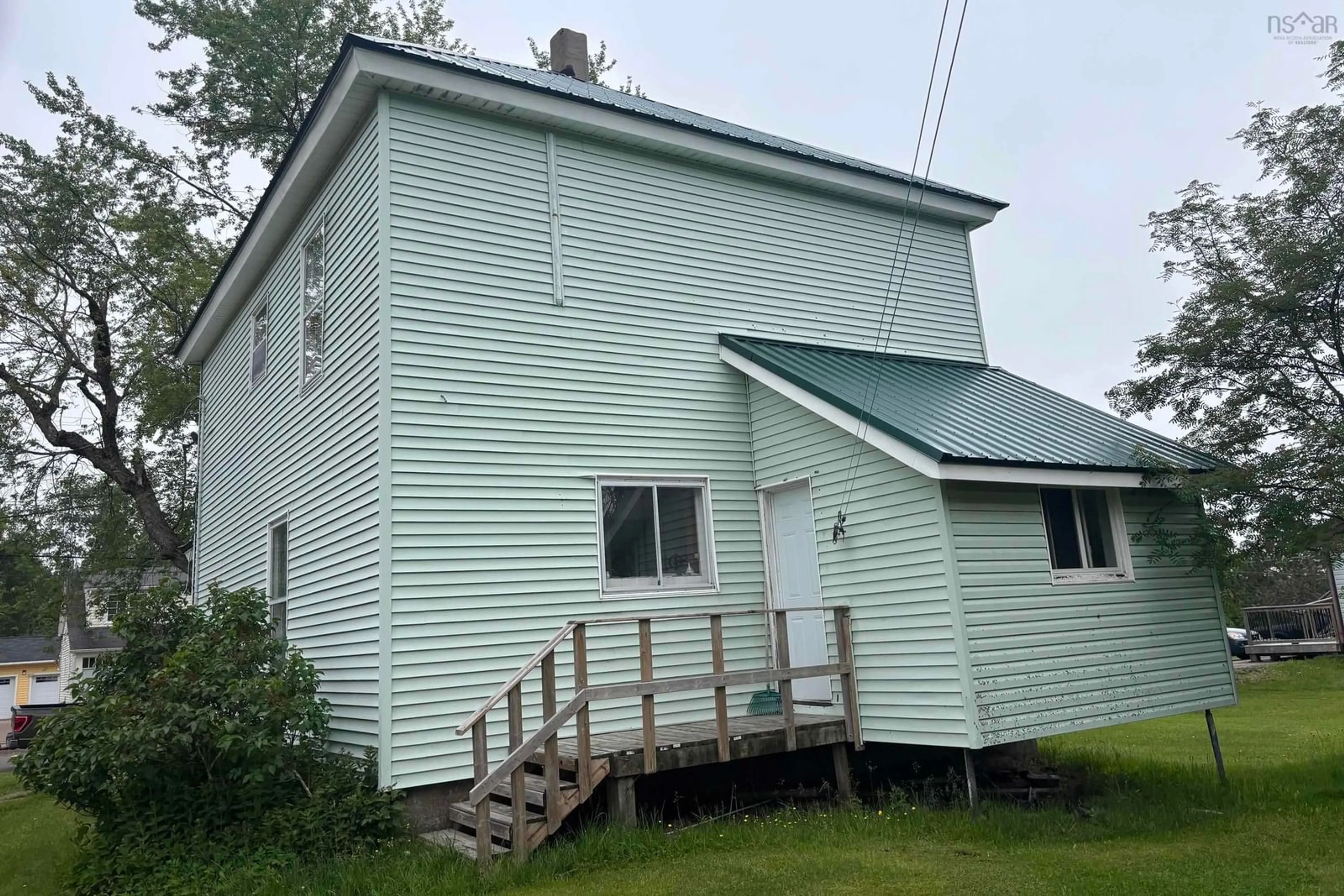 Unknown for 37 Russell St, Amherst Nova Scotia B4H 2S5