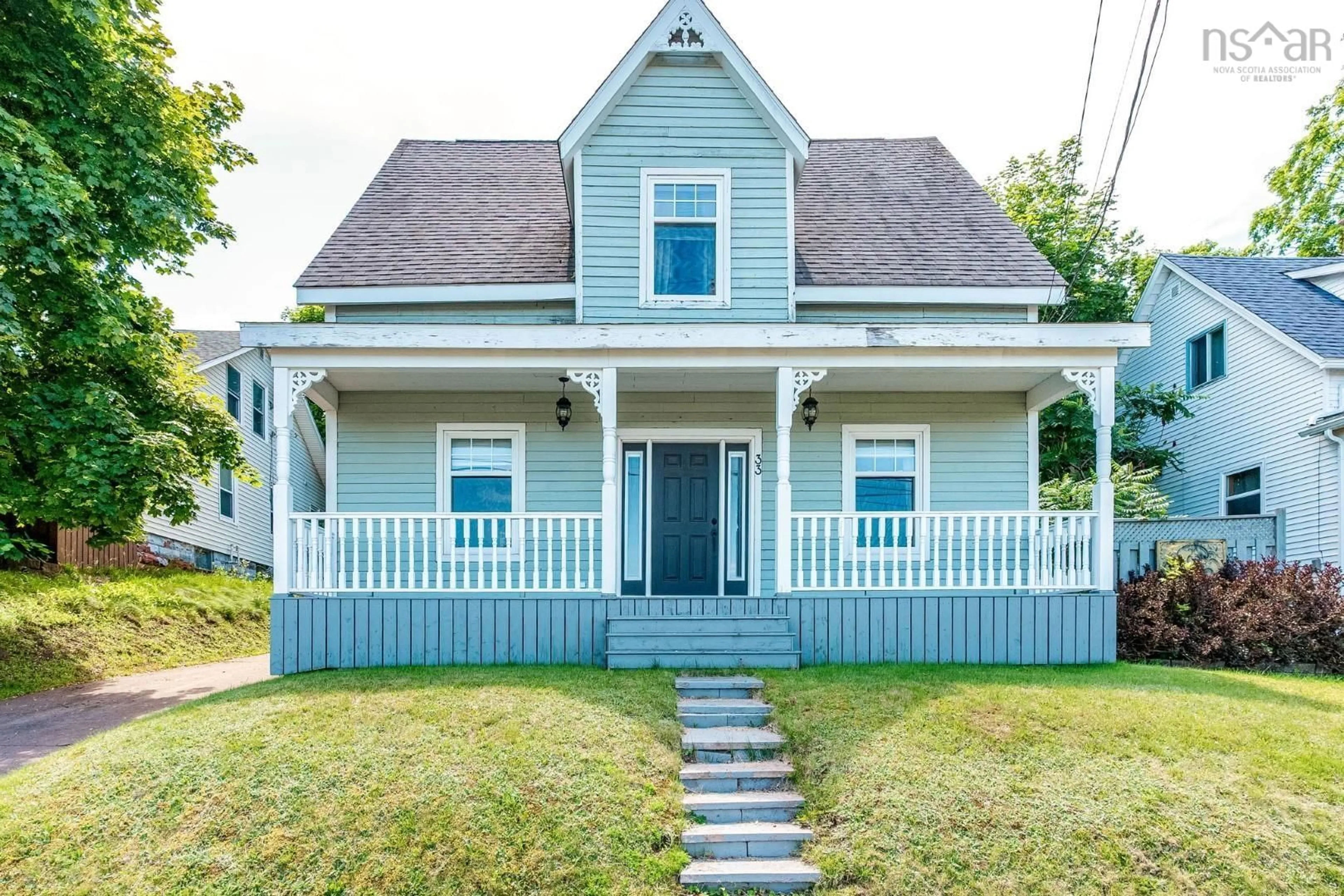 Home with vinyl exterior material, street for 33 Beacon St, Amherst Nova Scotia B4H 1P3