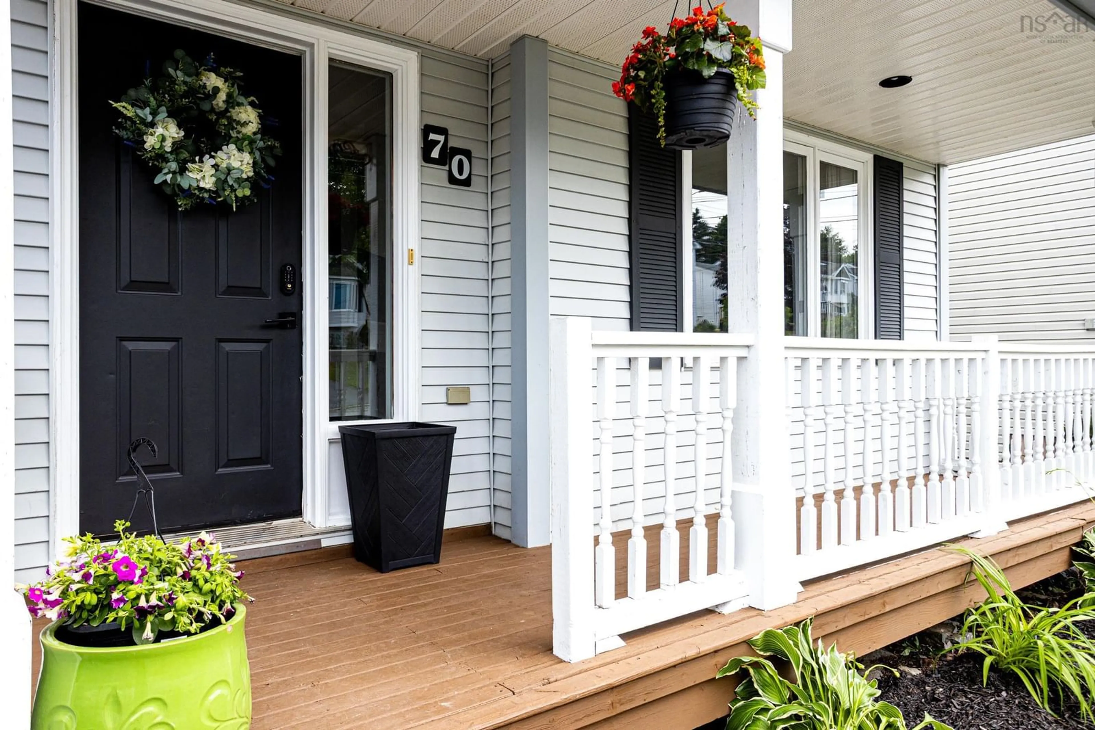 Indoor entryway for 70 Armcrest Dr, Lower Sackville Nova Scotia B4C 4A6