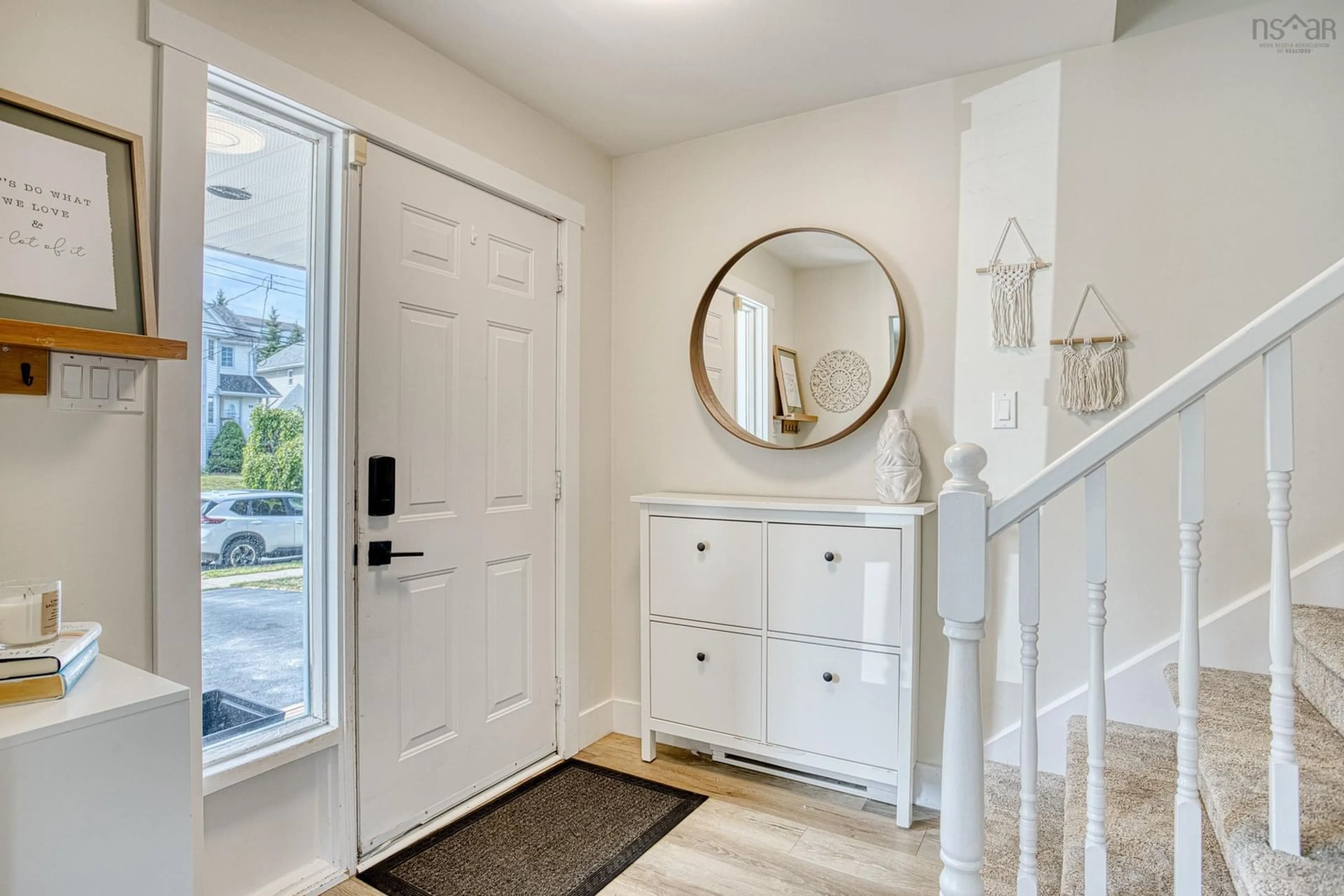 Indoor entryway for 70 Armcrest Dr, Lower Sackville Nova Scotia B4C 4A6