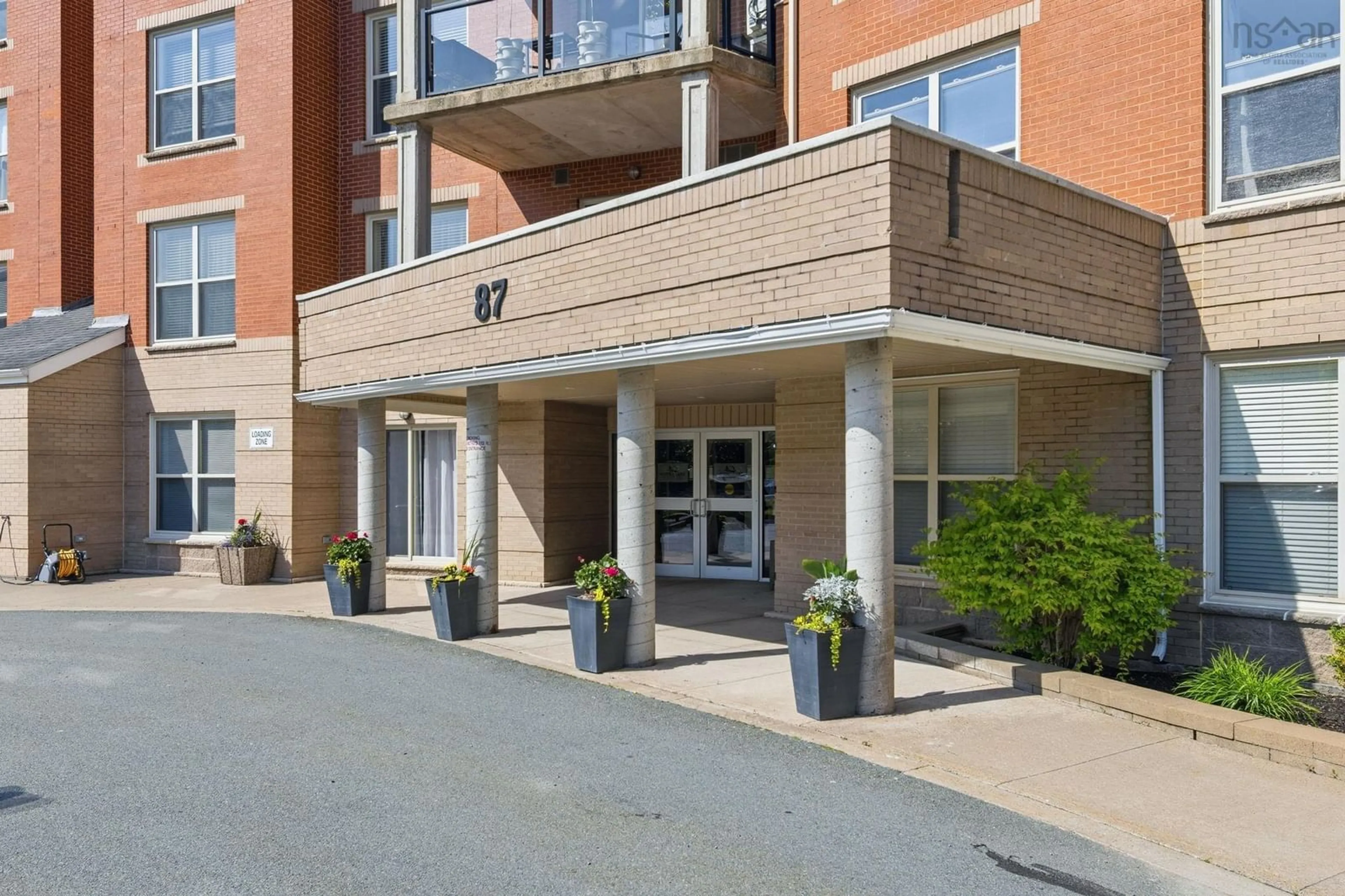 Indoor foyer for 87 Pebblecreek Cres #111, Dartmouth Nova Scotia B2W 0J9
