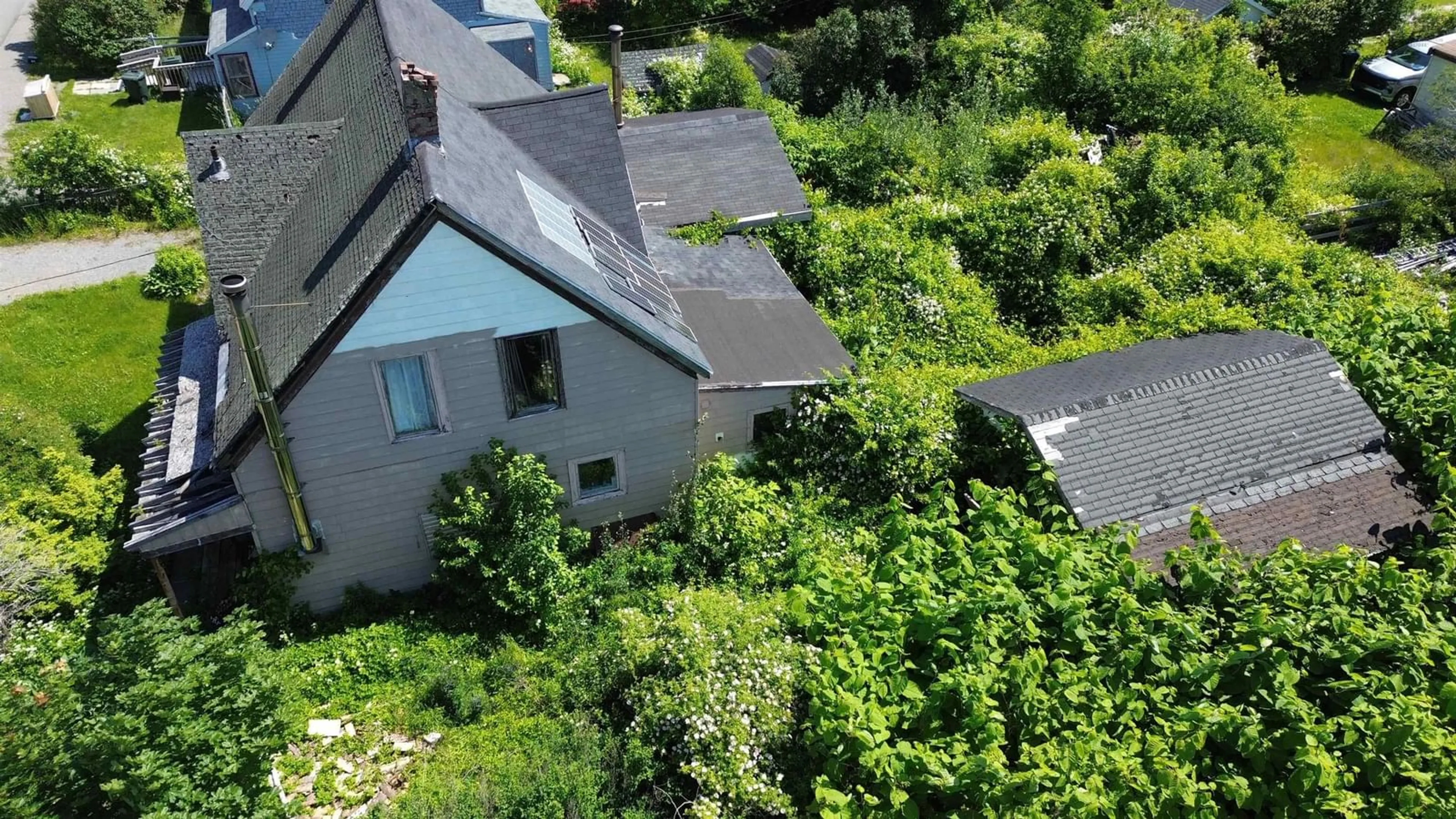 A pic from outside/outdoor area/front of a property/back of a property/a pic from drone, unknown for 33 Foundry Street, Glace Bay Nova Scotia B1A 2X3