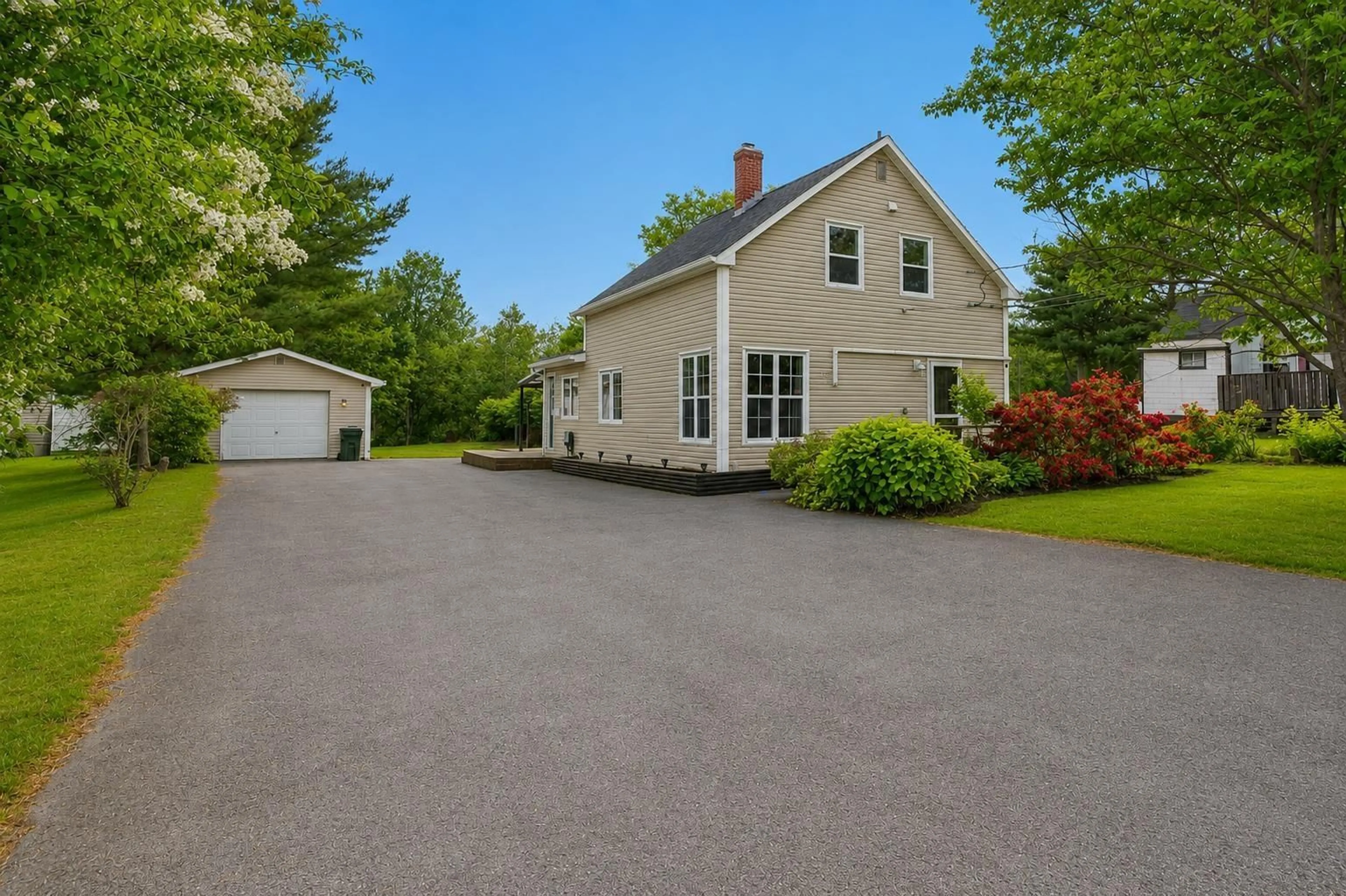 A pic from outside/outdoor area/front of a property/back of a property/a pic from drone, street for 60 Centre St, North Sydney Nova Scotia B2A 3J1