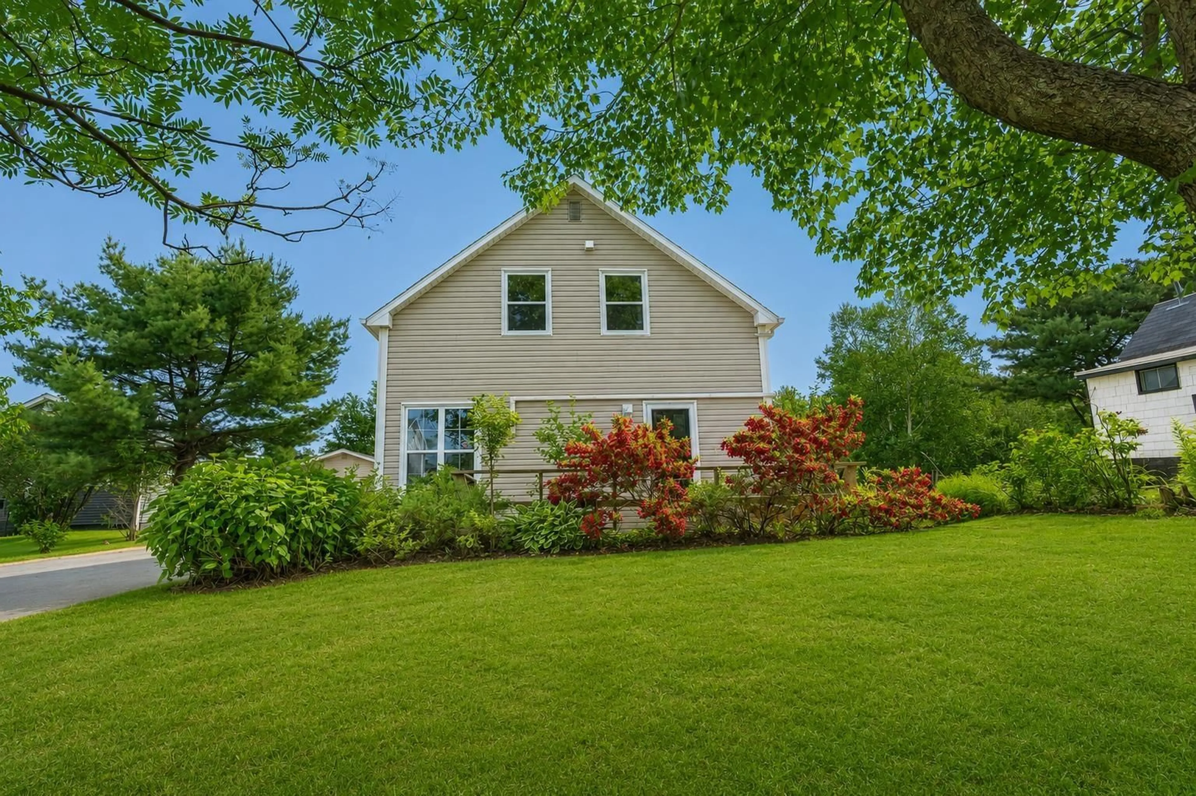 A pic from outside/outdoor area/front of a property/back of a property/a pic from drone, street for 60 Centre St, North Sydney Nova Scotia B2A 3J1